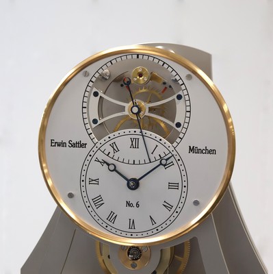27030167a - ERWIN SATTLER München imposante und seltene Präzisionspendeluhr Columna Temporis ...