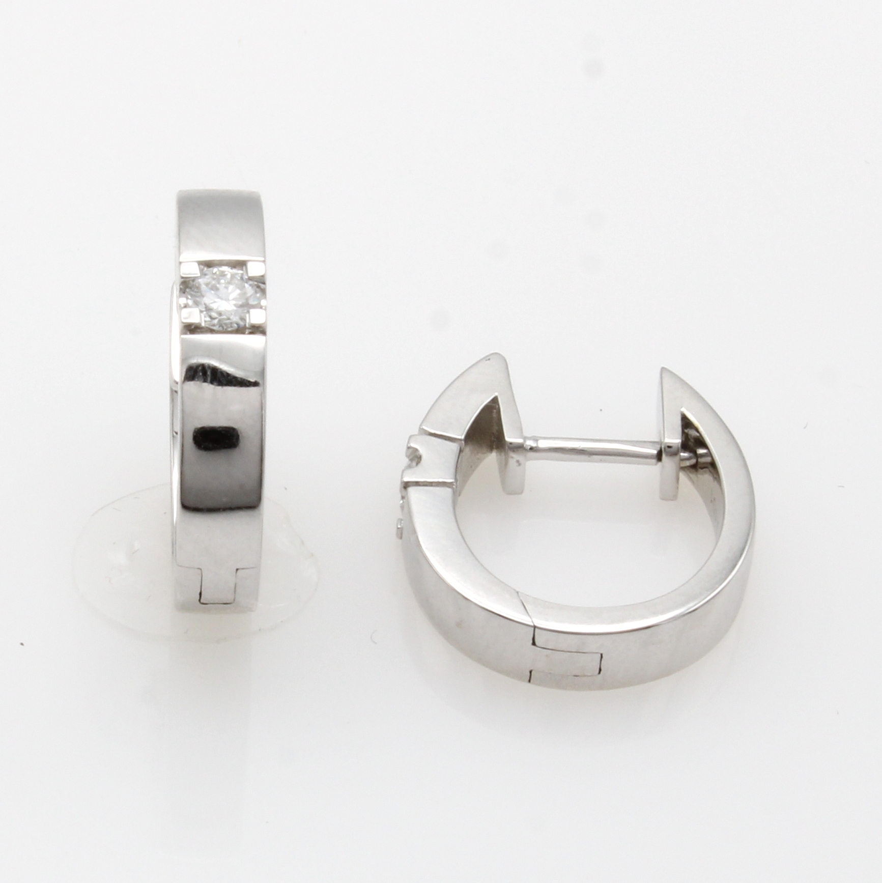 Image 27030234 - Paar Creolen mit Brillanten, WG 585/000, 2 Brill. zus. ca. 0.20 ct Weiß/si, massive ...