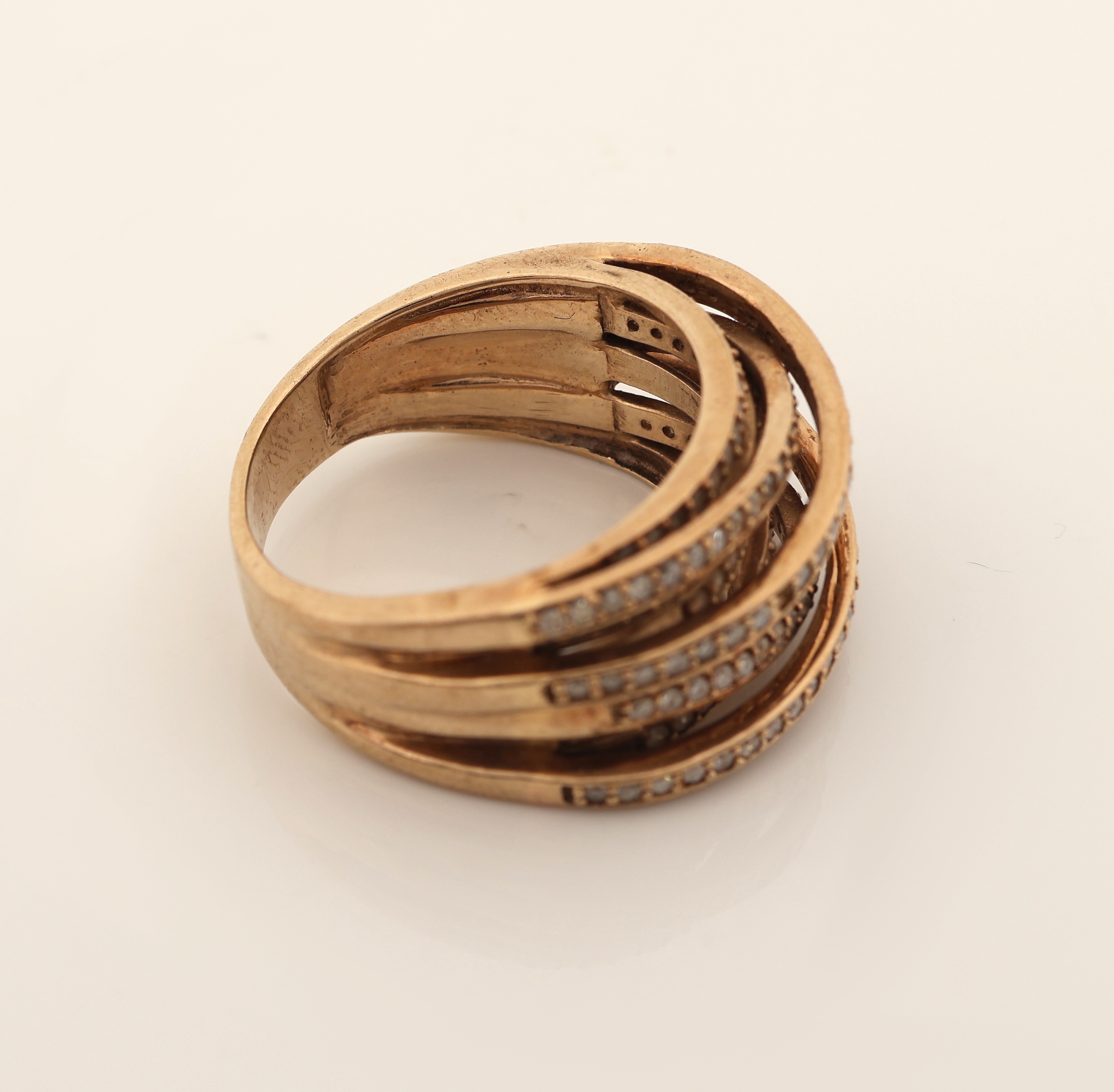 Detail e: 9 kt Gold Diamant-Ring, GG 375/000, außergewöhnliche Gestaltung, Aufbau in mehreren Ebenen, ca. 174 8/8-Diamanten zus. ca. 0.87 ct Weiß/p1, 2 ...