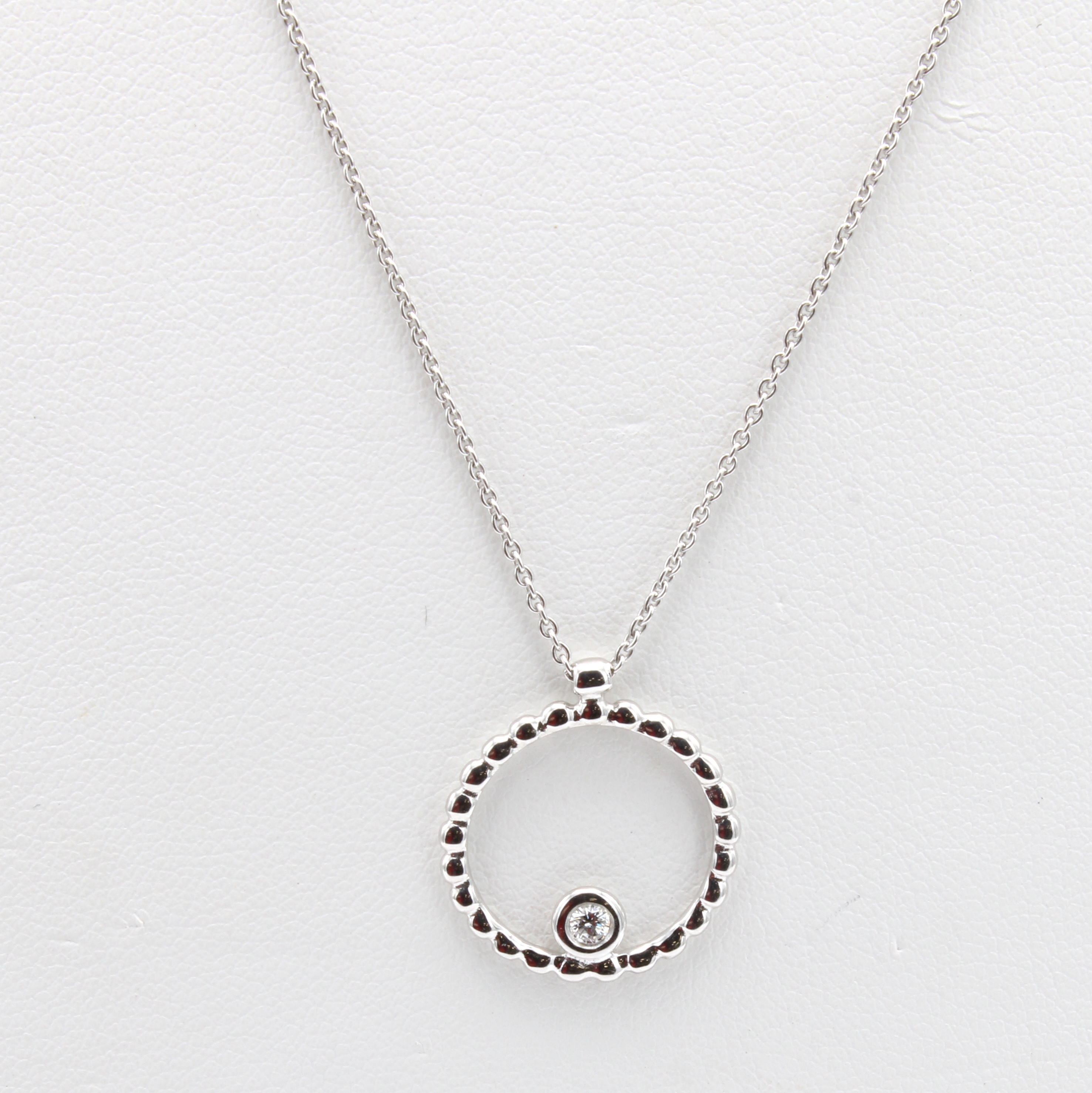 Image 27030246 - Anhänger mit Brillant an Kette, WG 585/000, im Kugeldesign, Brill. ca. 0.05 ct ...