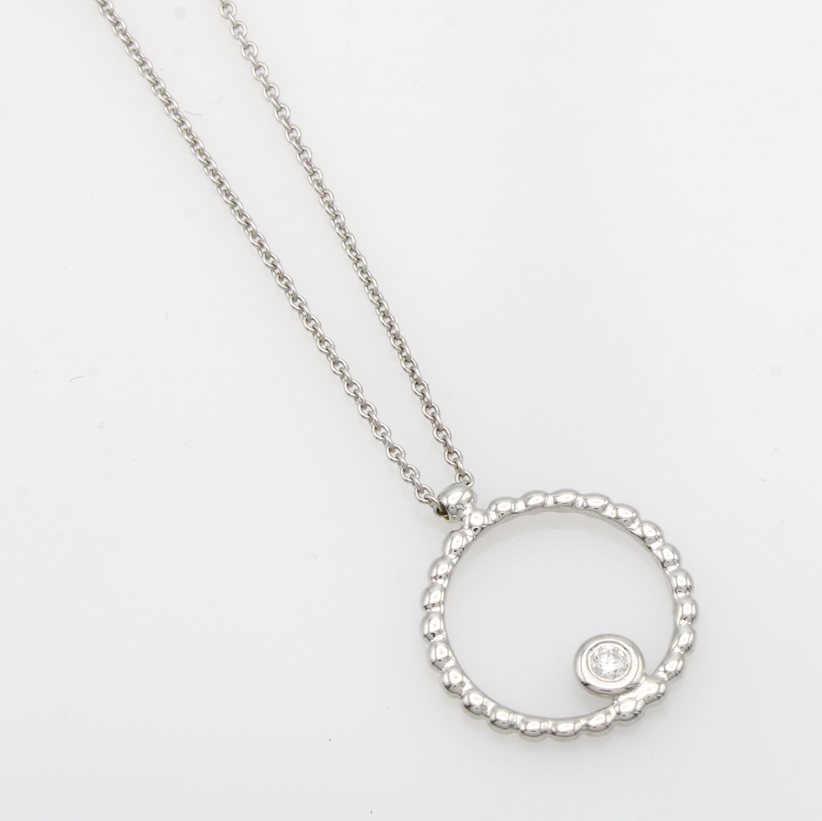 Image 27030248 - Anhänger mit Brillant an Kette, WG 585/000, im Kugeldesign, Brill. ca. 0.05 ct ...