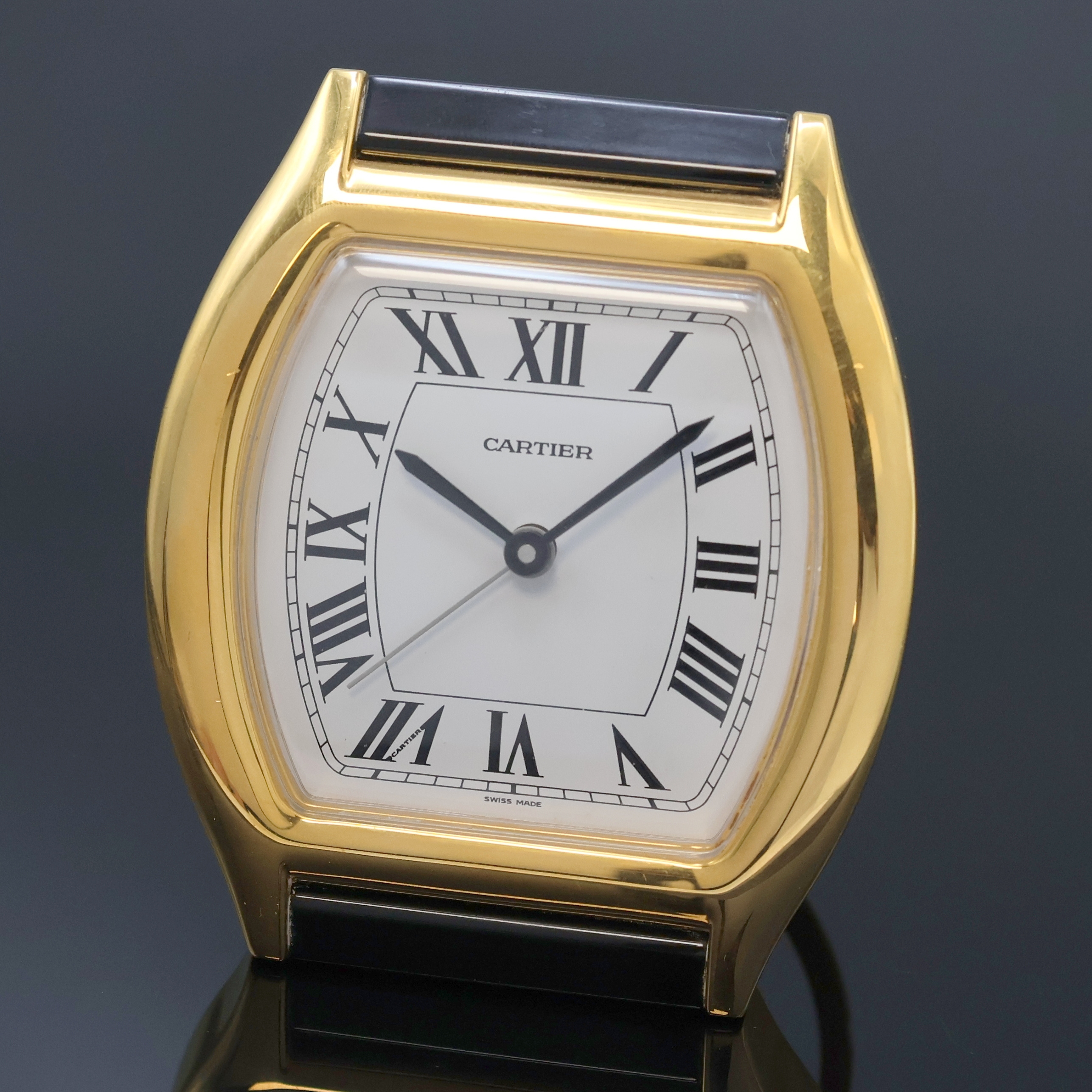 Image 27030275 - CARTIER Tischwecker Referenz 6601, quarz, Schweiz um 1995, verg. und z. T. lackiertes ...