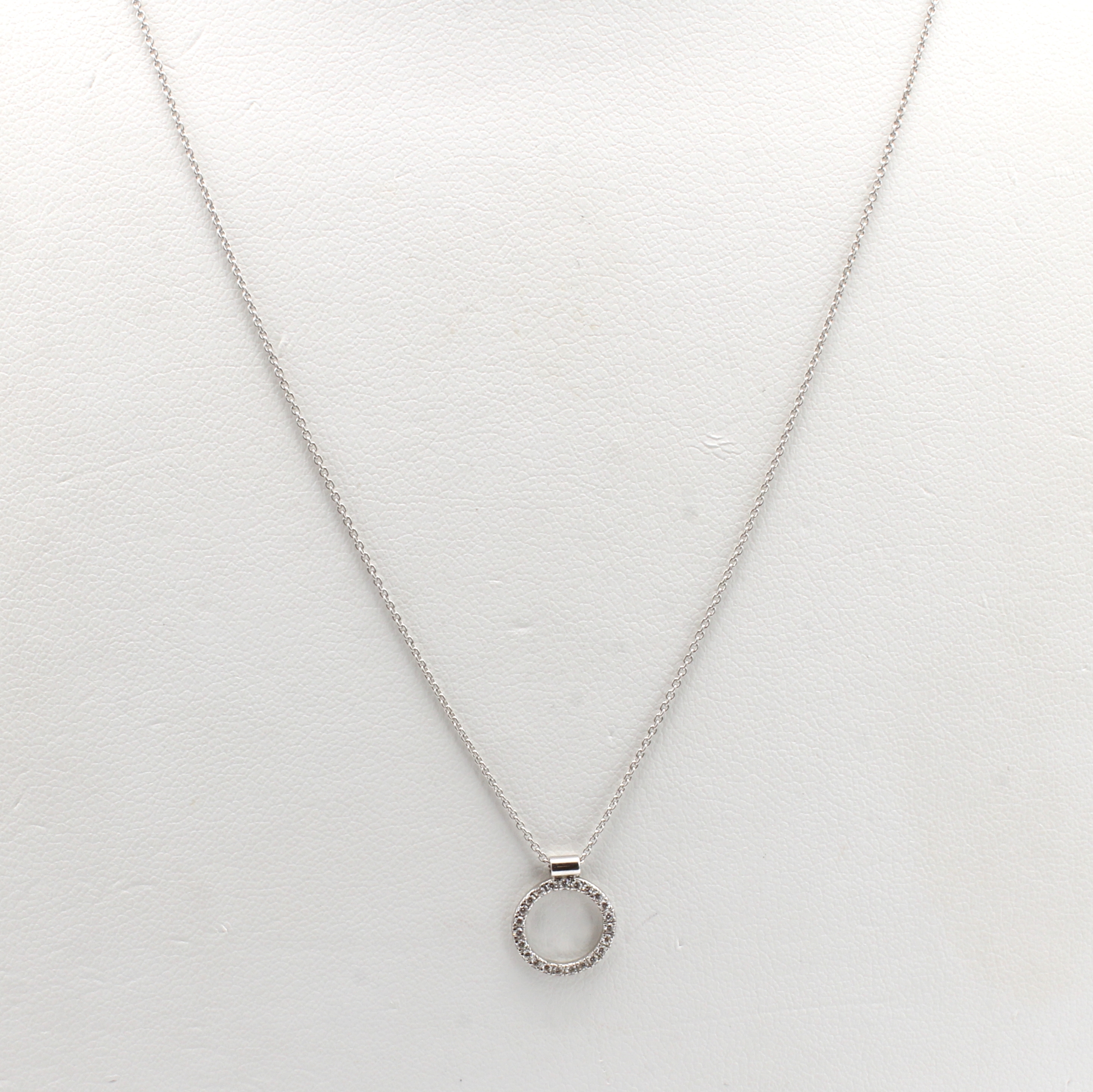 Image 27030277 - Anhänger ´Kreis´ mit Brillanten an Kette, WG 585/000, Brill. zus. ca. 0.12 ct Weiß/si, ...