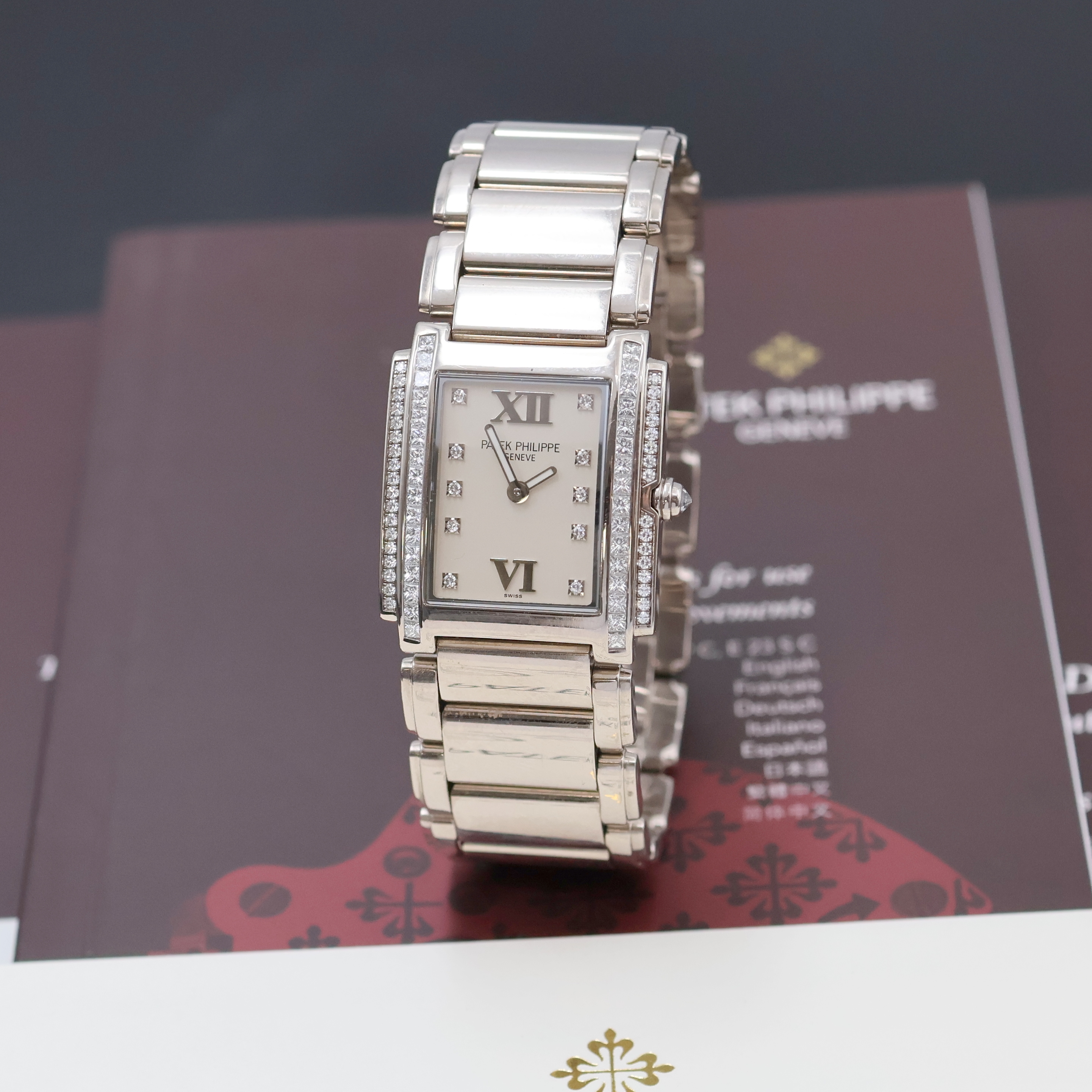 Image 27030281 - PATEK PHILIPPE Damenarmbanduhr Serie Twenty-4 in WG 750/000 Referenz 4910/20G-011, ...