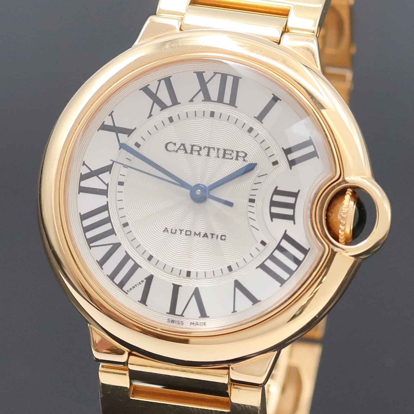 Detail a: CARTIER Mediumarmbanduhr Ballon Bleu in Rosegold 750/000 Referenz 3003, Automatik, Schweiz um 2015, 2-teil., massives Goldgeh. inkl. Gliederband m. ...