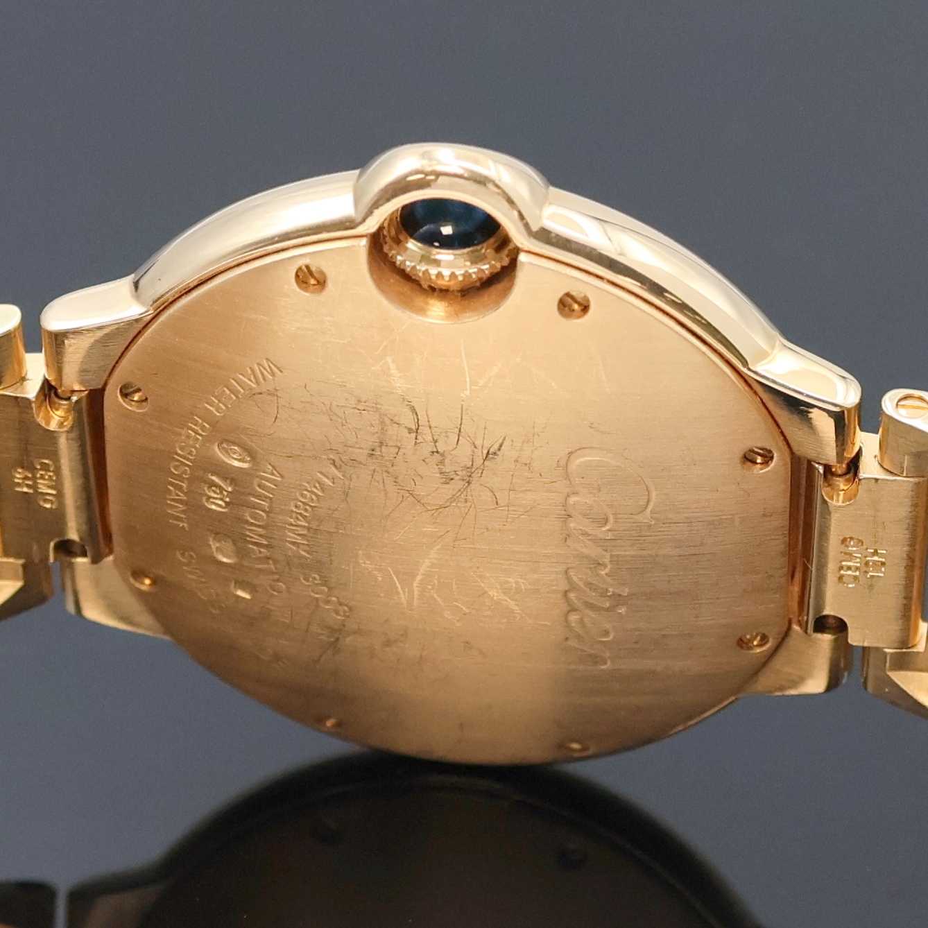 Detail e: CARTIER Mediumarmbanduhr Ballon Bleu in Rosegold 750/000 Referenz 3003, Automatik, Schweiz um 2015, 2-teil., massives Goldgeh. inkl. Gliederband m. ...