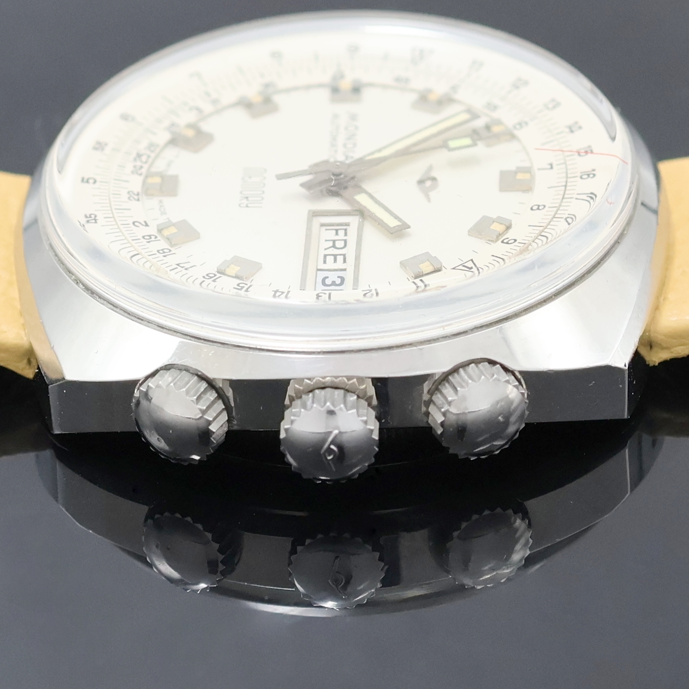 Detail c: MONDIA Memory sehr seltene Armbanduhr mit Rechenschieber und rückseitiger Weltzeit, Schweiz um 1970, Automatik, verschr. Stahlgeh., Kronen f. ...
