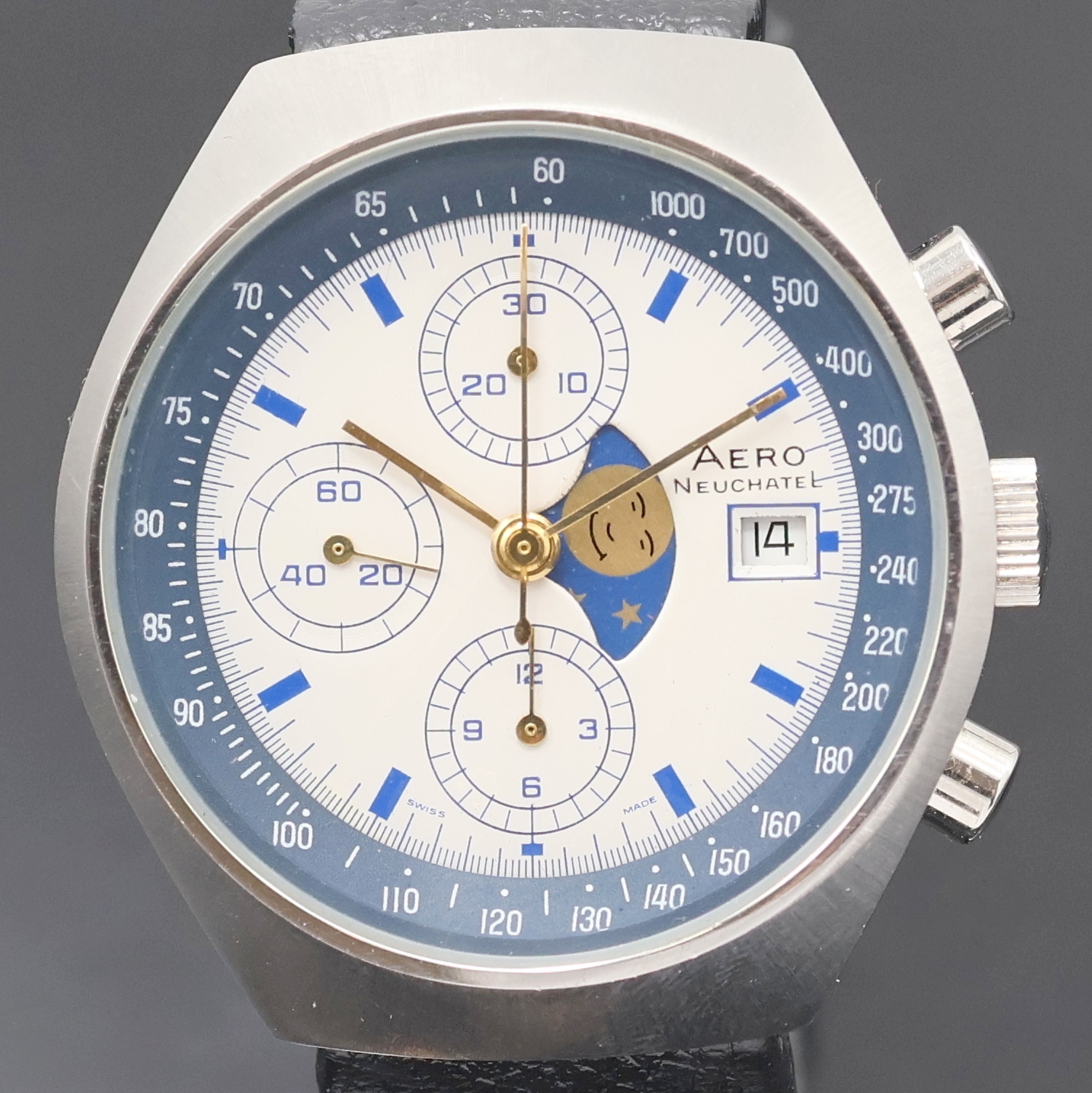 Detail a: AERO NEUCHATEL Armbandchronograph mit Mondphase, Automatik, Schweiz um 1980, massives Edelstahlgeh. inkl. Tropic sport Armband, Boden verschr., silb. ...