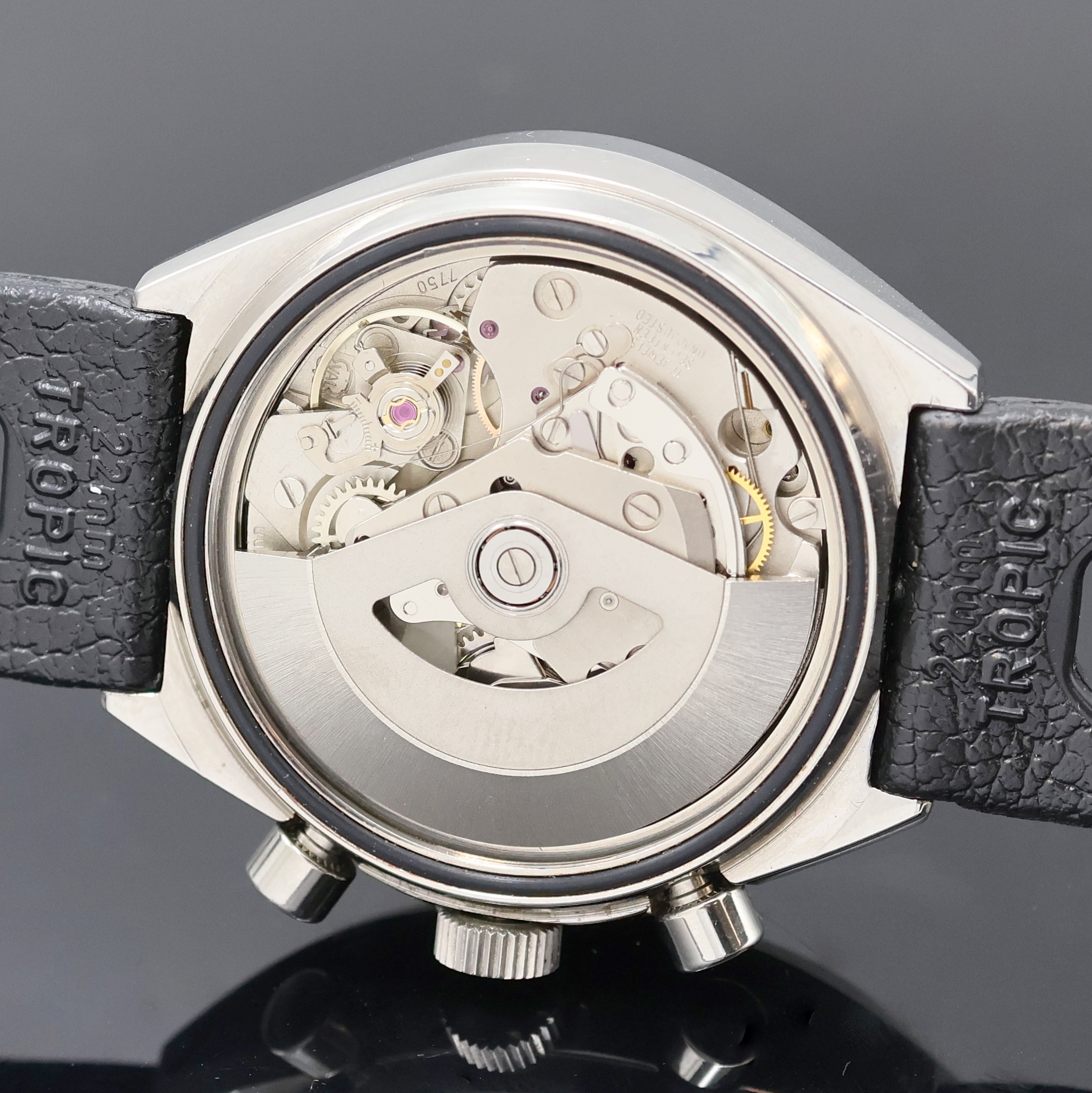 Detail f: AERO NEUCHATEL Armbandchronograph mit Mondphase, Automatik, Schweiz um 1980, massives Edelstahlgeh. inkl. Tropic sport Armband, Boden verschr., silb. ...