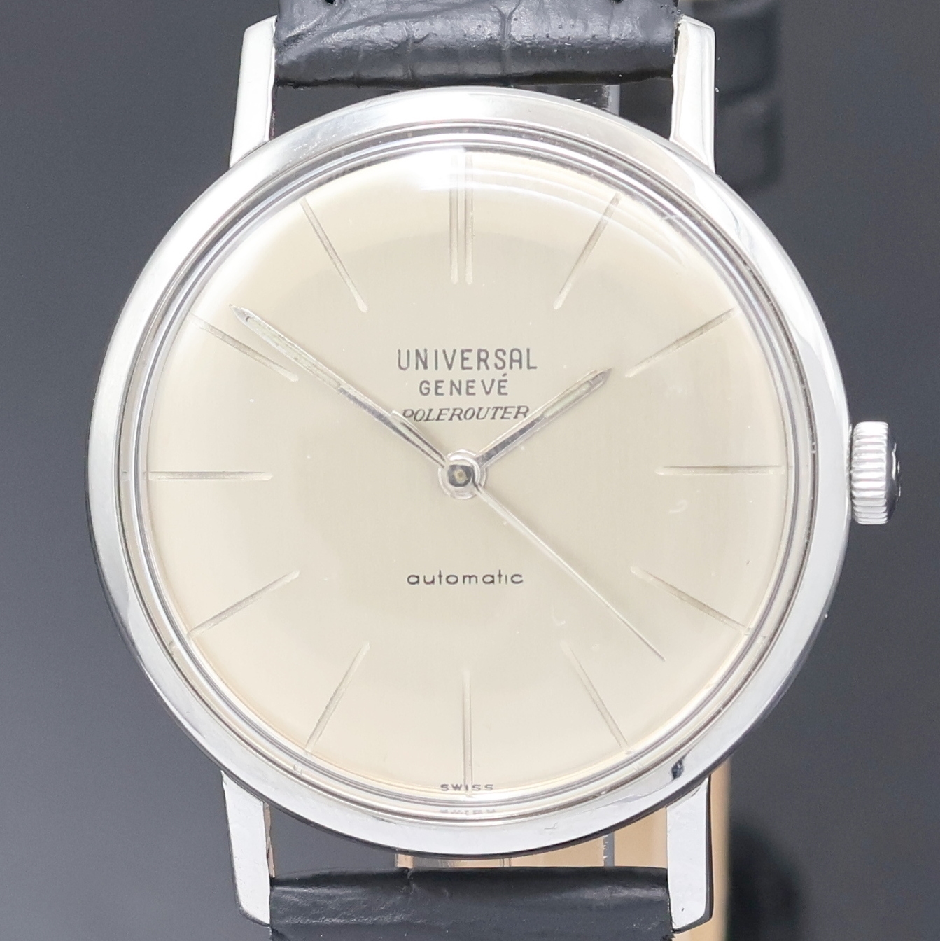 Detail a: UNIVERSAL GENEVE Polerouter Armbanduhr, Schweiz um 1965, Automatik, flaches Edelstahlgeh. ohne Nummer, Boden verschr., orig. Krone, silb. Zifferbl. ...