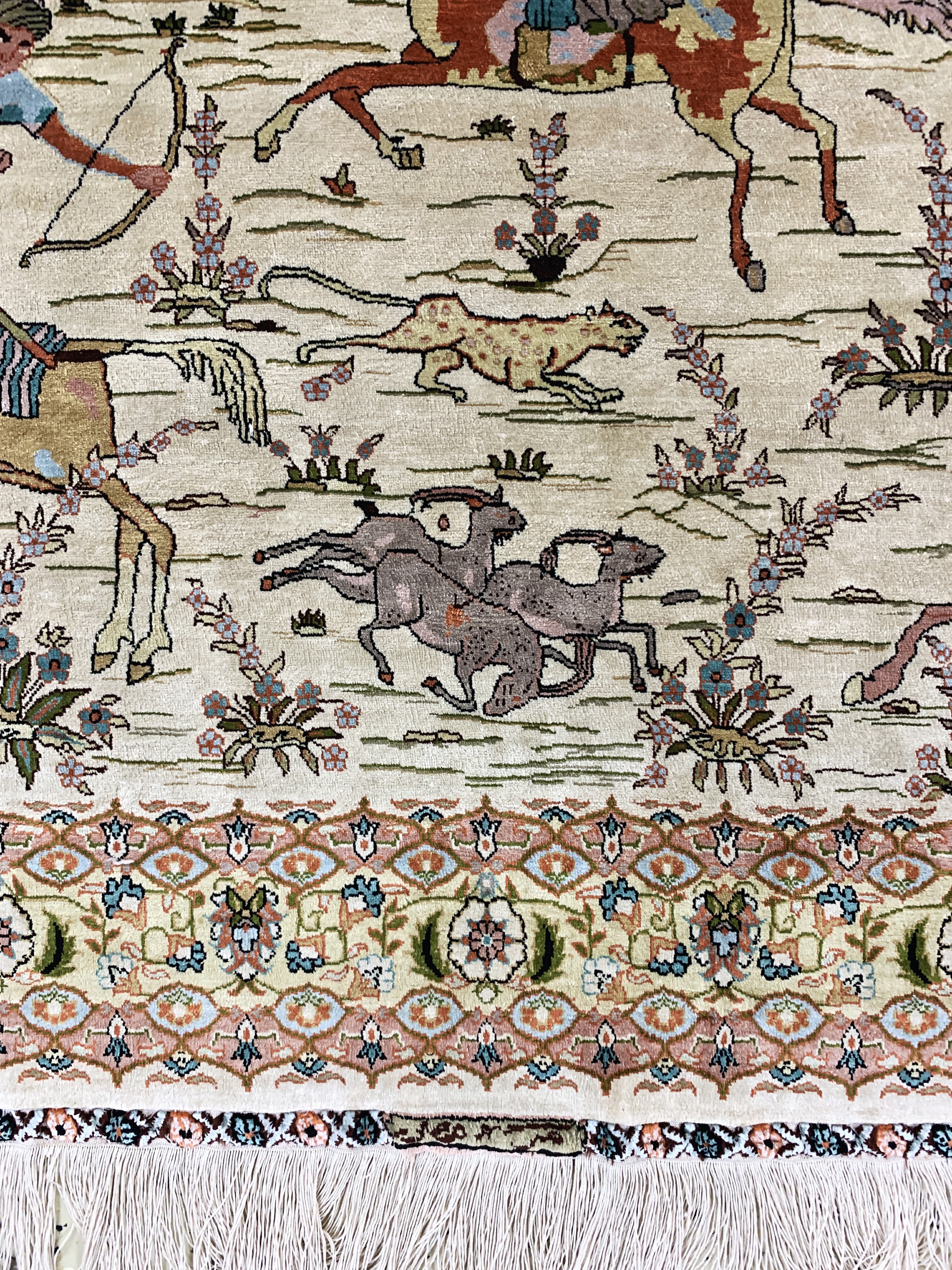 Detail d: Hereke Seide fein, China, Ende 20.Jhd, reine Naturseide, ca. 124 x 82 cm, ca. 1,0 Mio. Kn/qm, EHZ: 1-2