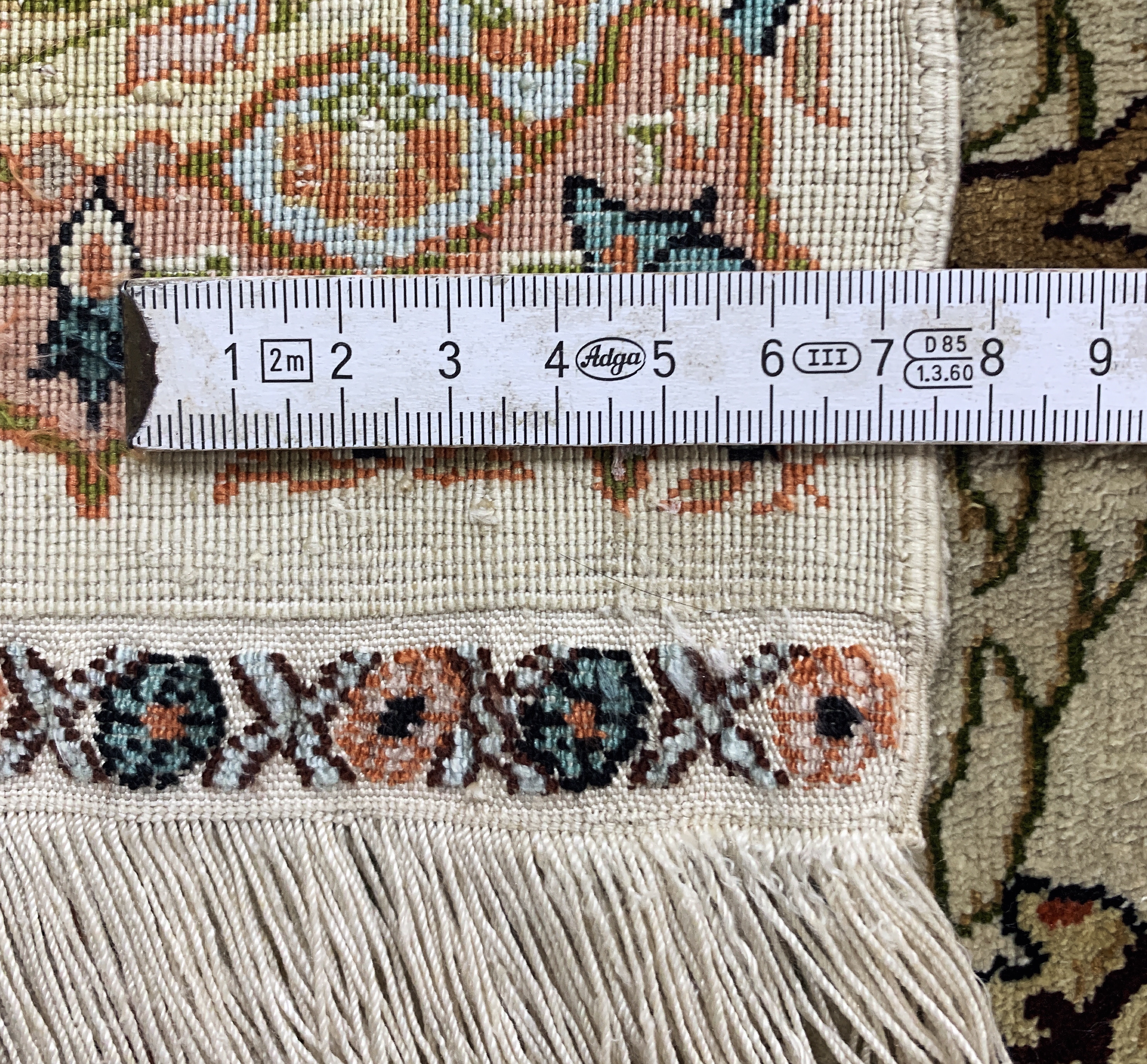 Detail e: Hereke Seide fein, China, Ende 20.Jhd, reine Naturseide, ca. 124 x 82 cm, ca. 1,0 Mio. Kn/qm, EHZ: 1-2