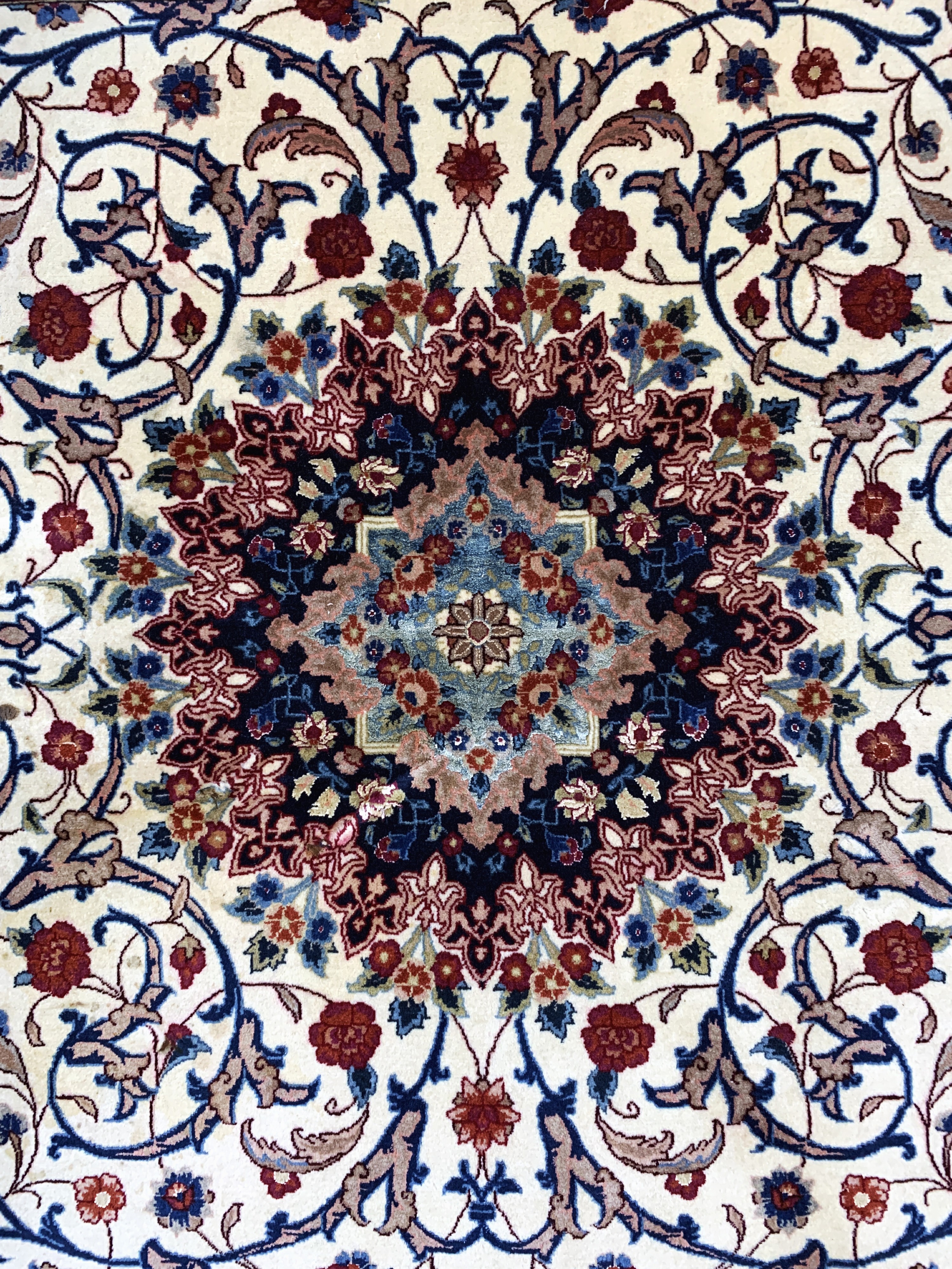 Detail c: Yazd Kork fein, Persien, Ende 20.Jhd, Korkwolle mit Seide, ca. 193 x 200 cm, Reinigungsbedürftig, EHZ: 2