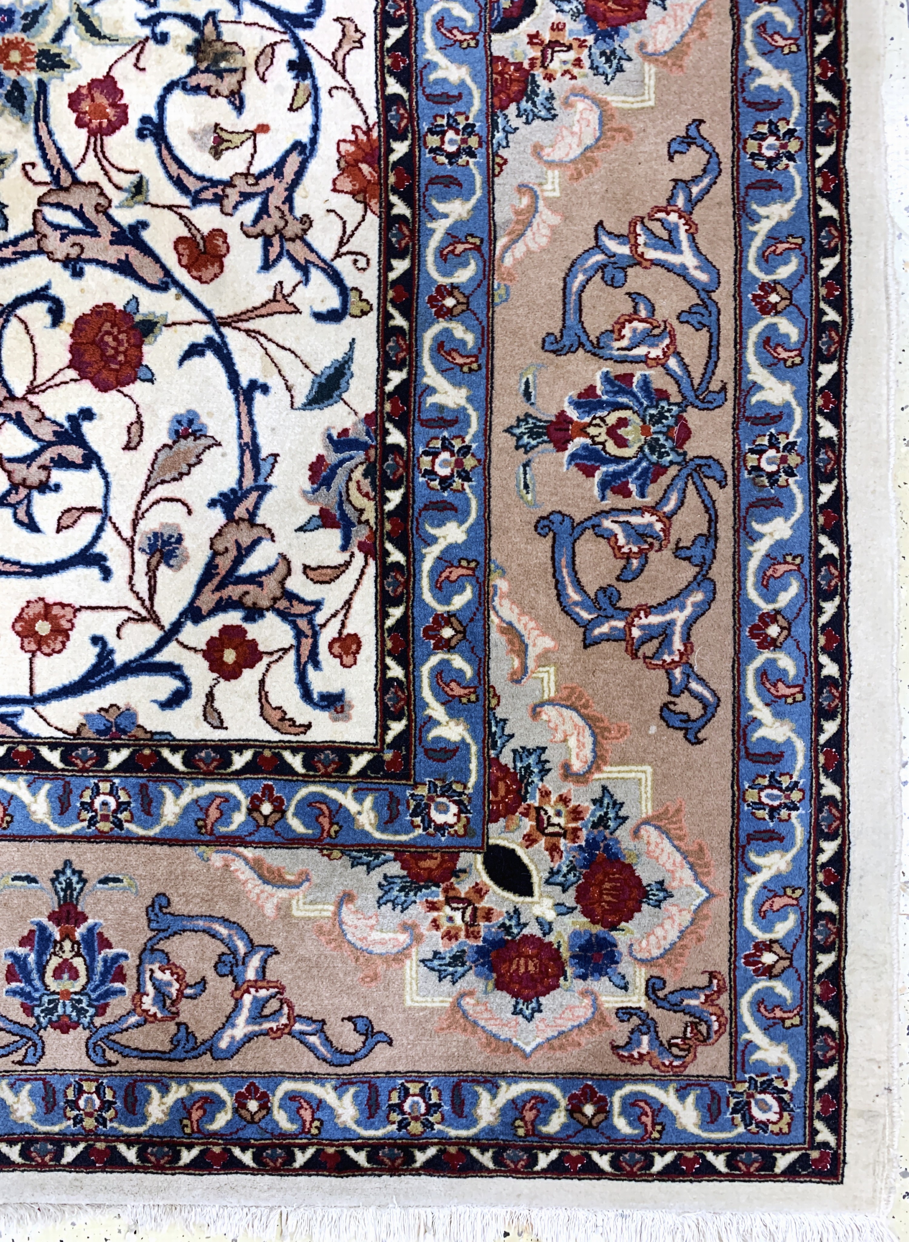 Detail e: Yazd Kork fein, Persien, Ende 20.Jhd, Korkwolle mit Seide, ca. 193 x 200 cm, Reinigungsbedürftig, EHZ: 2