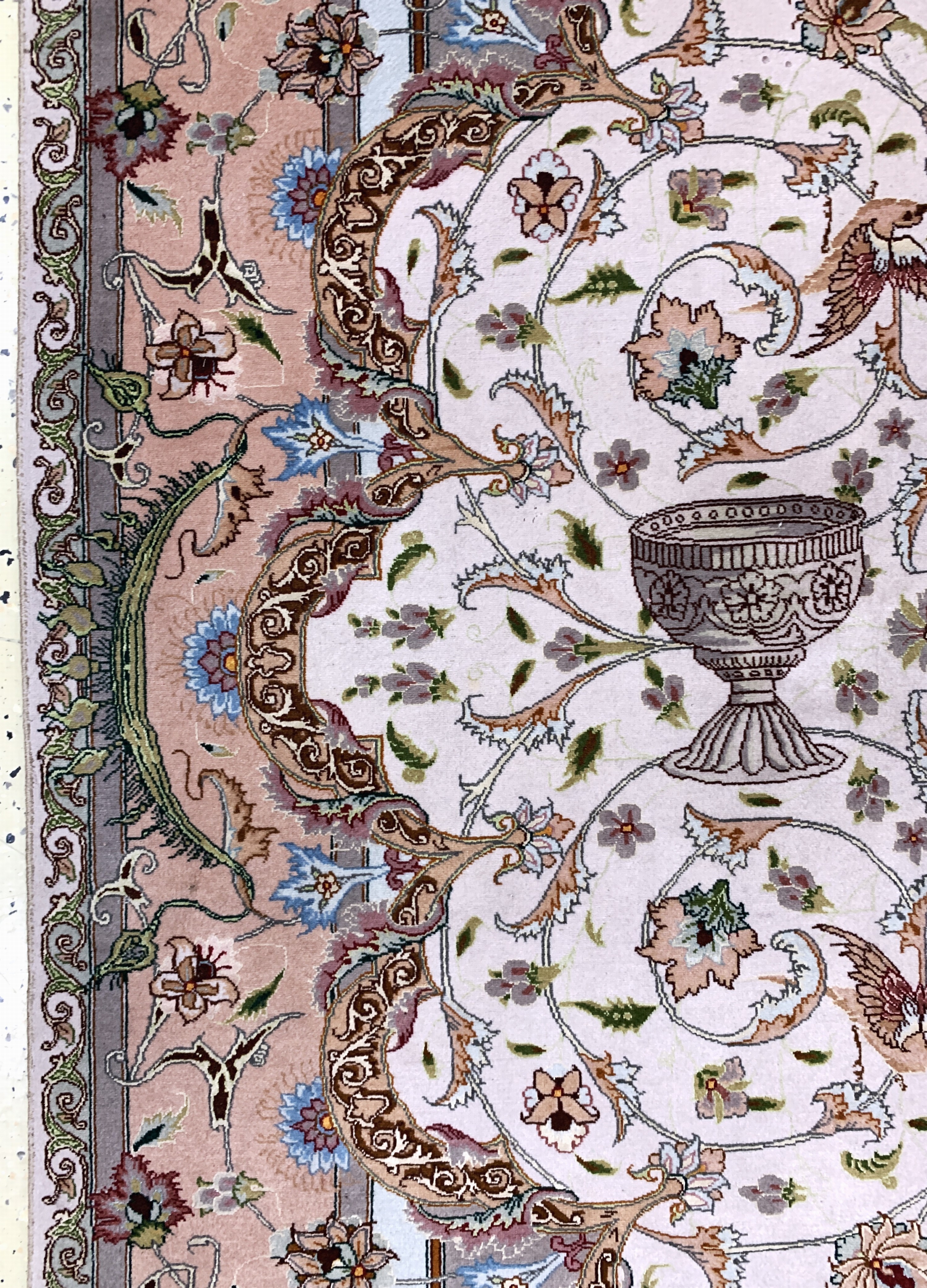 Detail f: Täbriz fein(50 Raj), Persien, Ende 20.Jhd, Korkwolle mit Seide, ca. 245 x 200 cm, ca. 500.000 Kn/qm, Mottenfraß, EHZ: 2.