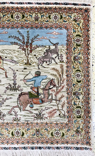 27033194a - Hereke Seide fein, China, Ende 20.Jhd, reine Naturseide, ca. 124 x 82 cm, ca. 1,0 Mio. ...