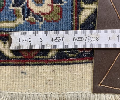 27033196g - Yazd Kork fein, Persien, Ende 20.Jhd, Korkwolle mit Seide, ca. 193 x 200 cm, ...