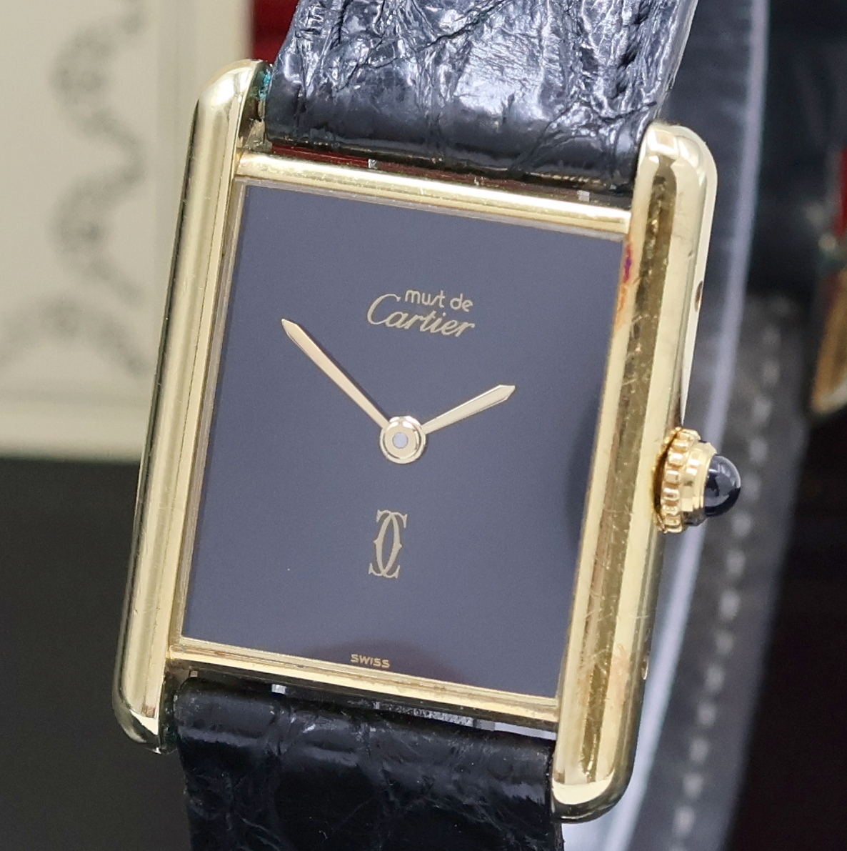 Detail a: CARTIER Paris Tank Damenarmbanduhr in 925er Silber vergoldet Referenz 681006, Schweiz um 1990, quarz, Boden 4-fach verschr., orig. Lederband m. ...