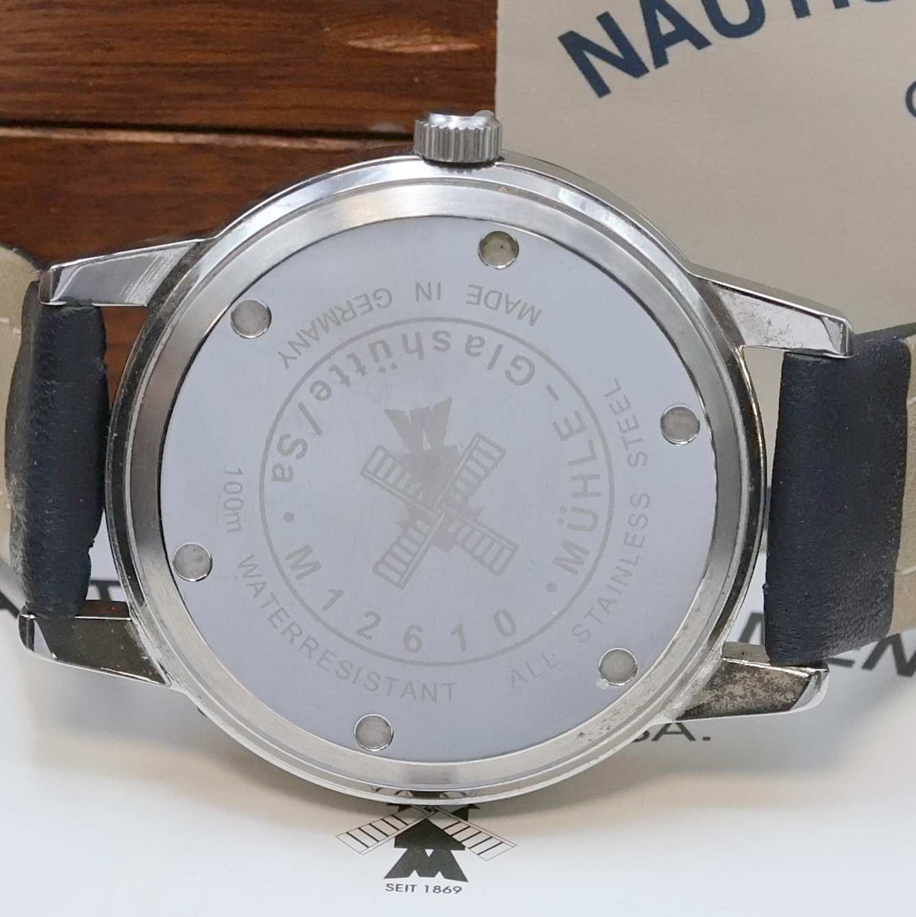 Detail d: NAUTISCHE INSTRUMENTE MÜHLE GLASHÜTTE Sports M12 Armbanduhr Referenz M1-26-10, Deutschland um 1995, Automatik, Edelstahlgeh. inkl. orig. Lederband ...