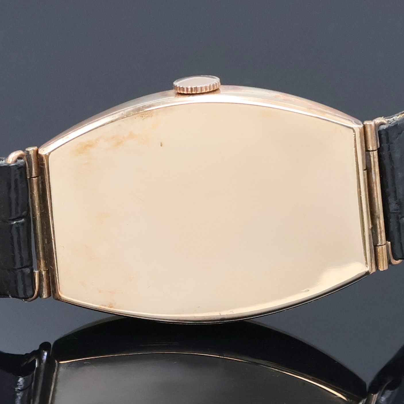 Detail c: OMEGA große tonneauförmige Armbanduhr im russischem RG 583/000 Gehäuse, Schweiz um 1939, Handaufzug, Scharnierboden, silb. Zifferbl. m. arab. ...