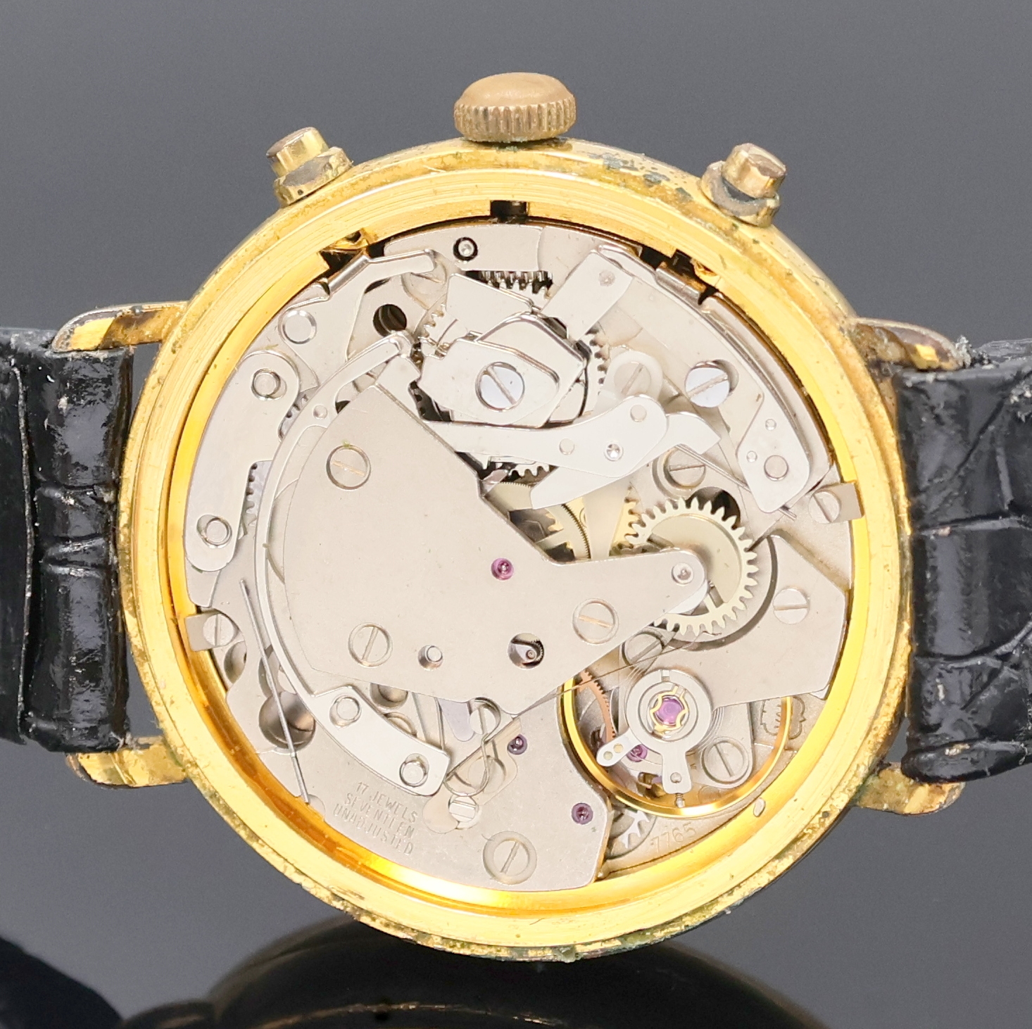 Detail d: YEMA vergoldeter Armbandchronograph, Schweiz/Frankreich um 1985, Handaufzug, Stahlboden aufgedr., weißes Zifferbl. m. arab. Zahlen, gebl. Zeiger ...