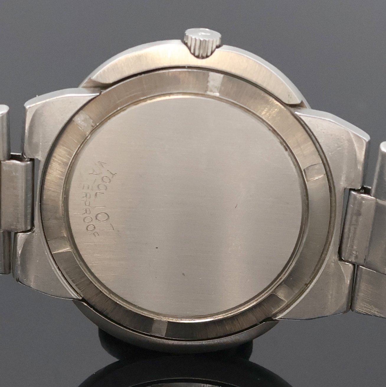 Detail d: OMEGA Geneve Dynamic Herrenarmbanduhr in Edelstahl, Schweiz um 1970, Automatik, Monocoque-Geh. inkl. Gliederband m. Faltschl., 2-farb. Zifferbl., ...