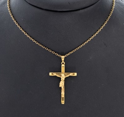 Image 8 kt Gold Kruzifix-Anhänger, GG 333/000, ca. 3.8 x 2.2 cm, an Kette, GG 333/000, L. ...