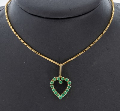 Image 14 kt Gold Smaragd-Anhänger, GG 585/000, Herz, rundfacett. Smaragde, an Kette, GG ...