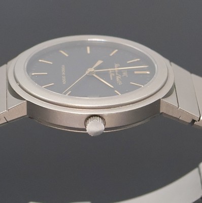 27033491d - IWC Porsche Design Armbanduhr in Titan, Schweiz um 1990, quarz, Boden verschr., orig. ...