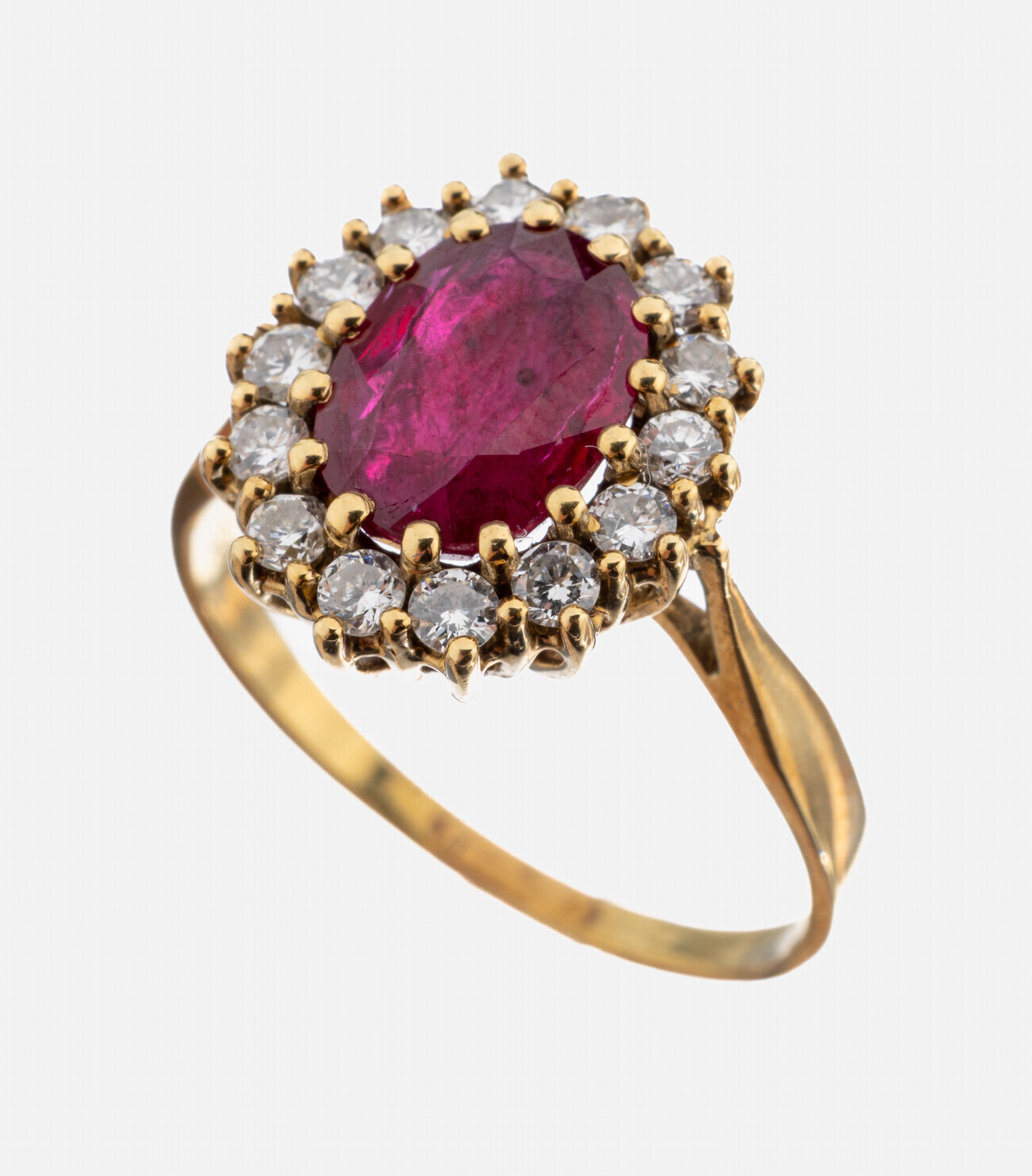 Image 27033651 - 14 kt Gold Rubin-Brillant-Ring, GG 585/000,ovalfacett. Rubin ca. 2.10 ct, Risse an der ...