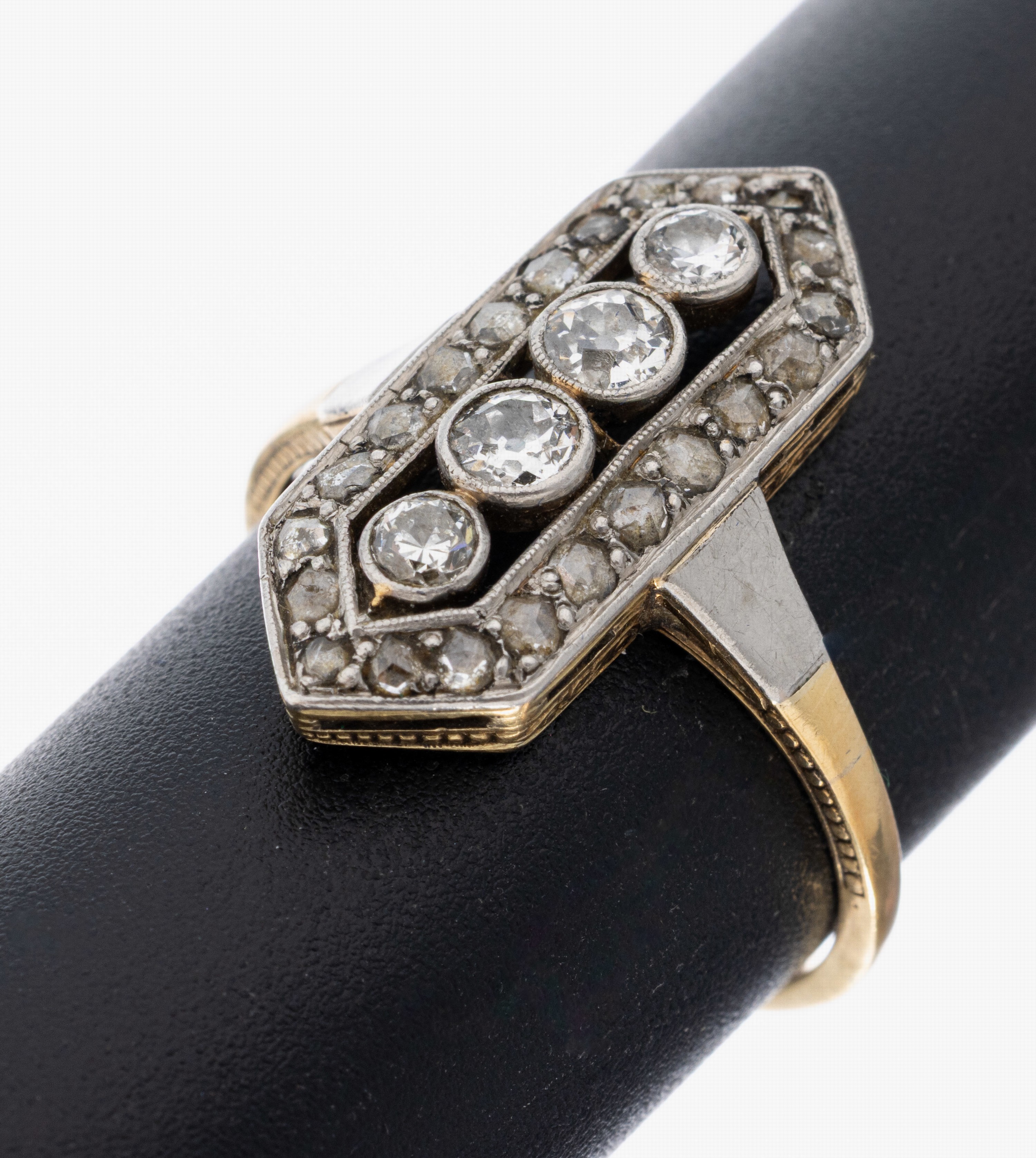 Image 27033653 - 14 kt Gold Diamant-Ring, um 1910-20, GG 585/000, Ringkopf schauseitig zeittyp. ...