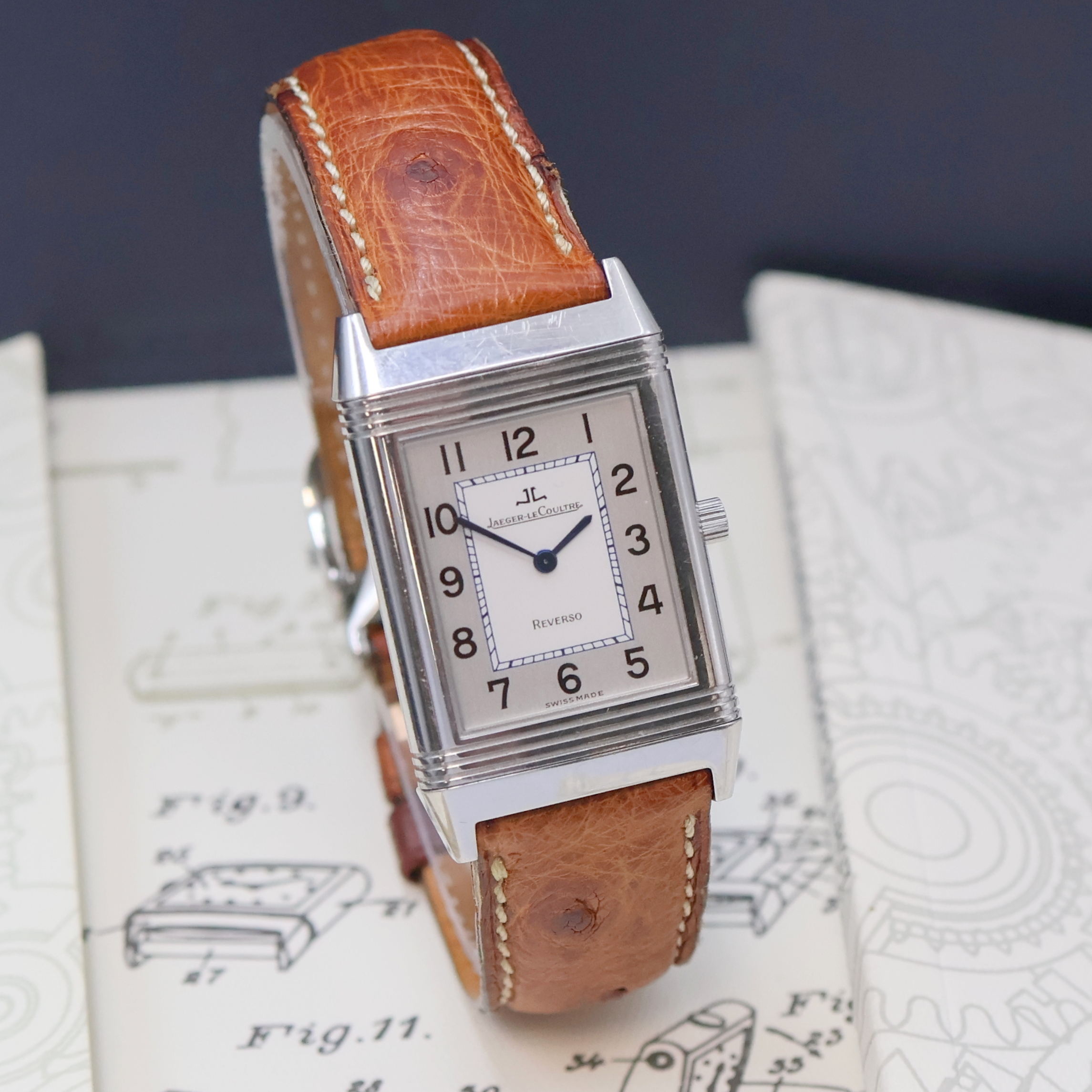 Detail b: Jaeger-LeCoultre Reverso Damenarmbanduhr Referenz 250.8.08, quarz, Edelstahlgeh. an orig. Lederband m. orig. Faltschl., Geh. seitl. 4-fach verschr., ...
