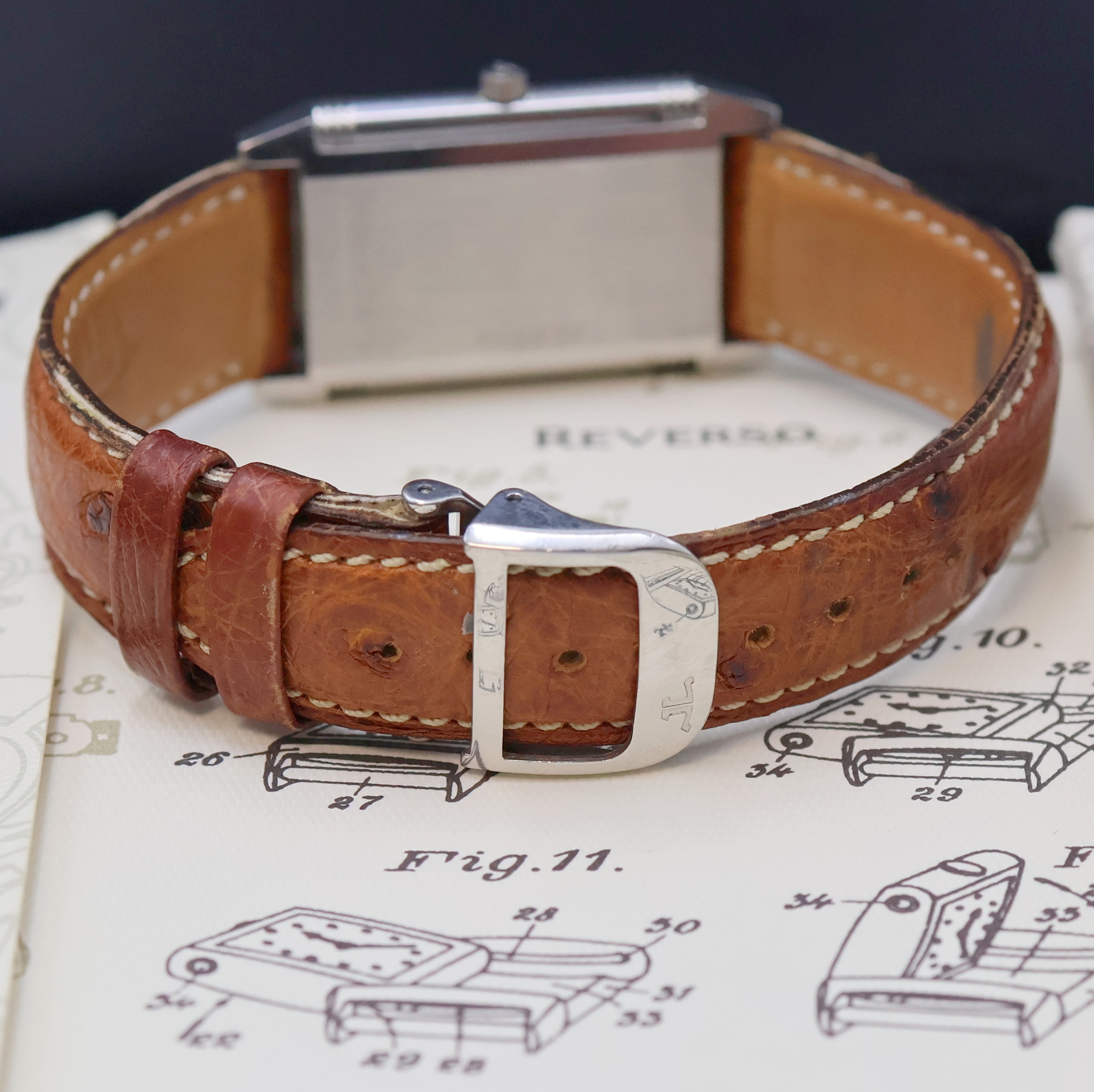 Detail d: Jaeger-LeCoultre Reverso Damenarmbanduhr Referenz 250.8.08, quarz, Edelstahlgeh. an orig. Lederband m. orig. Faltschl., Geh. seitl. 4-fach verschr., ...