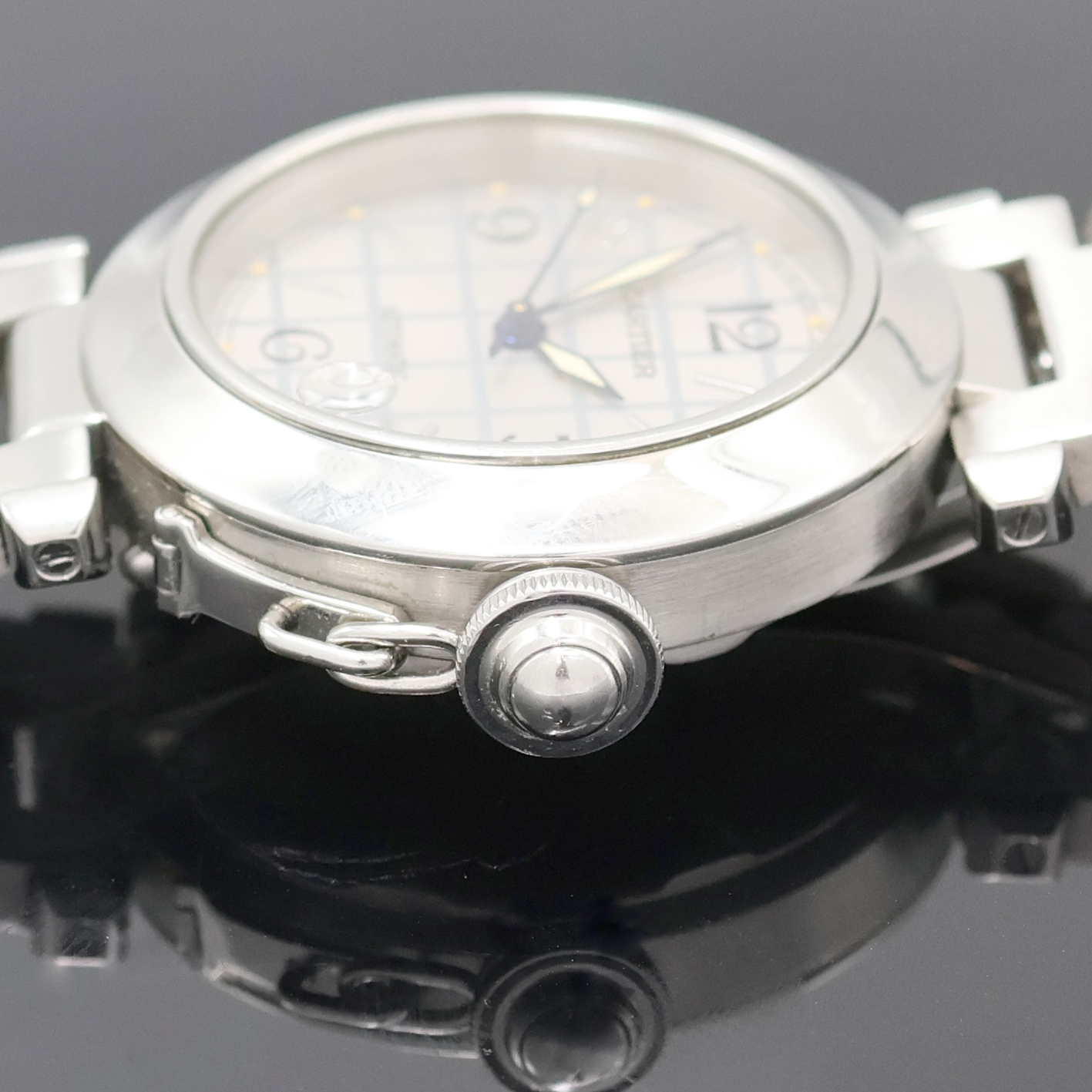 Detail d: CARTIER Pasha C Armbanduhr Referenz 2324, Schweiz um 1997, Automatik, Edelstahlgeh. inkl. orig. Gliederband m. dopp. Faltschl., Boden 8-fach ...