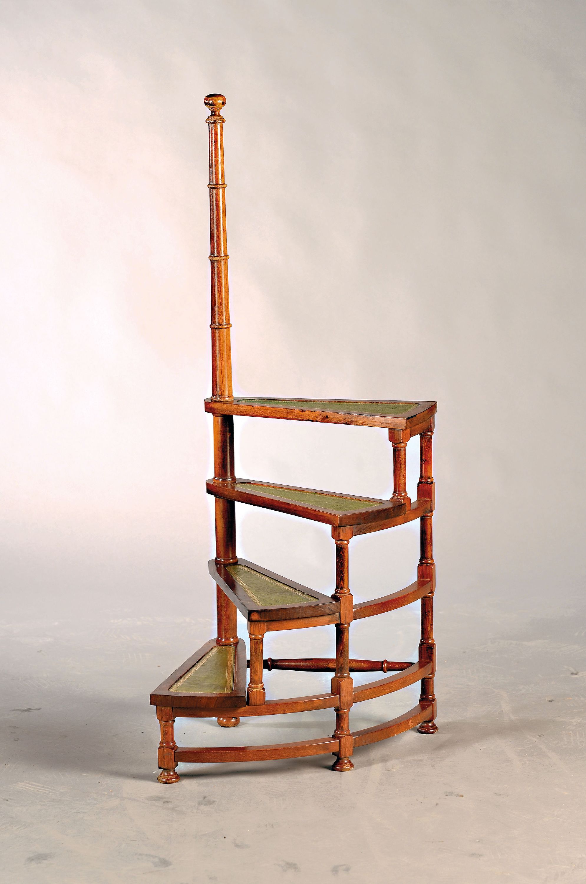 Image 27033816 - Bibliotheksleiter nach englischem Vorbild, 2. Hälfte 20. Jh., Hartholz nussbaumfarben, ...