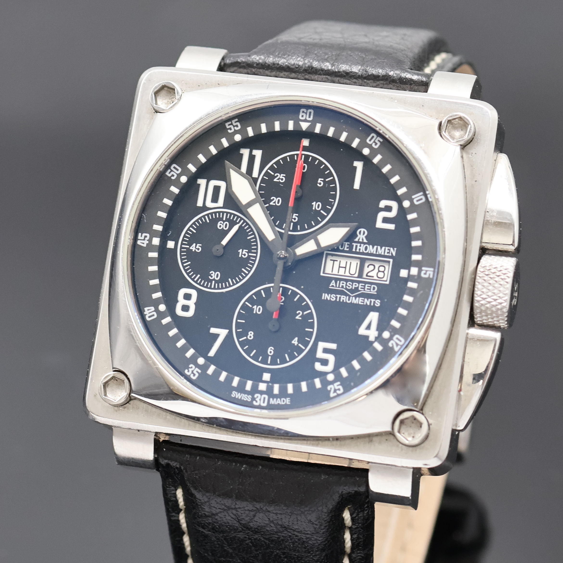 Detail a: REVUE THOMMEN Airspeed Armbandchronograph Referenz 16700.6, Automatik, Schweiz um 2015, beids. vergl. Edelstahlgeh., Boden verschr., schwarzes ...