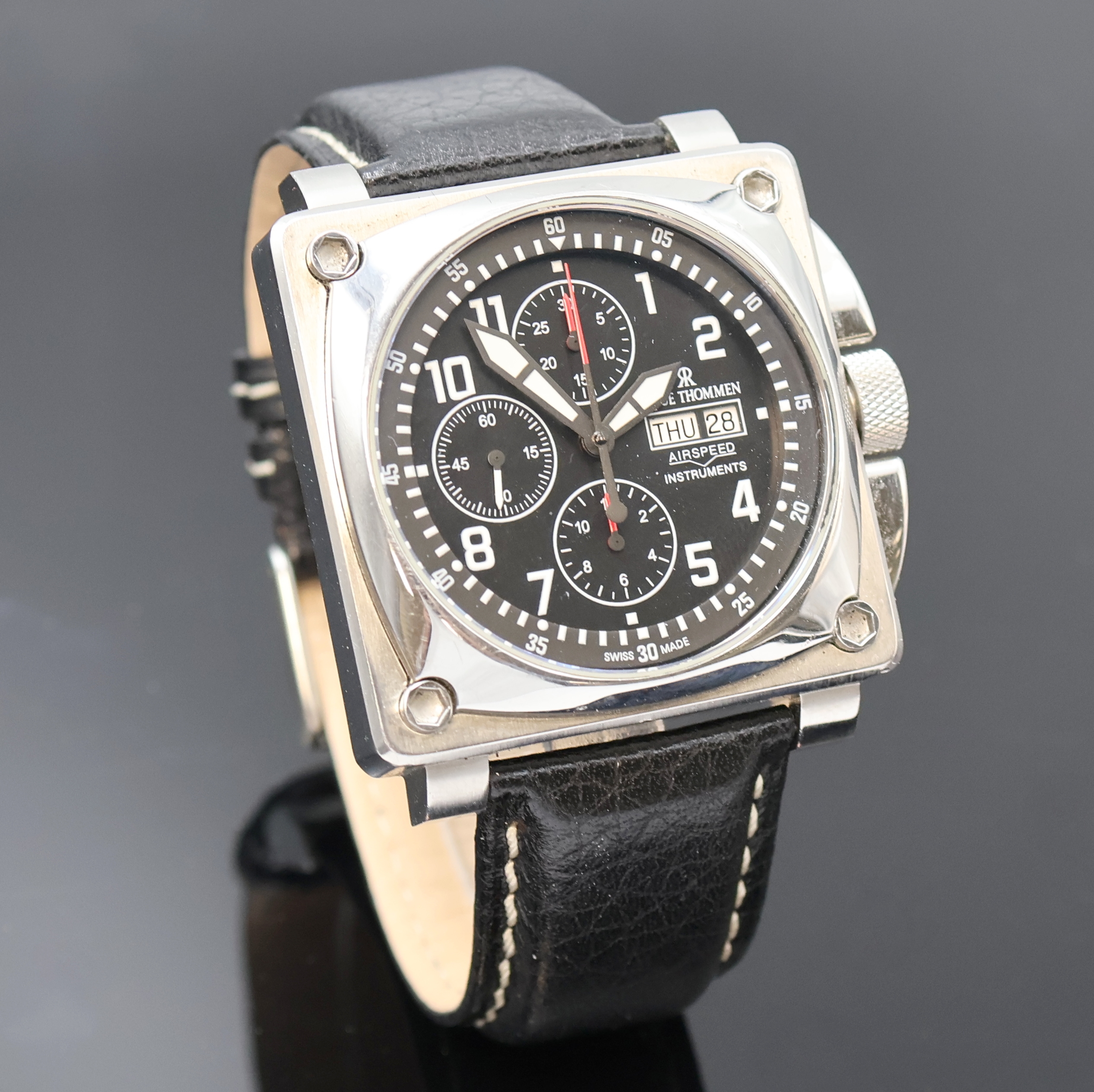 Detail b: REVUE THOMMEN Airspeed Armbandchronograph Referenz 16700.6, Automatik, Schweiz um 2015, beids. vergl. Edelstahlgeh., Boden verschr., schwarzes ...