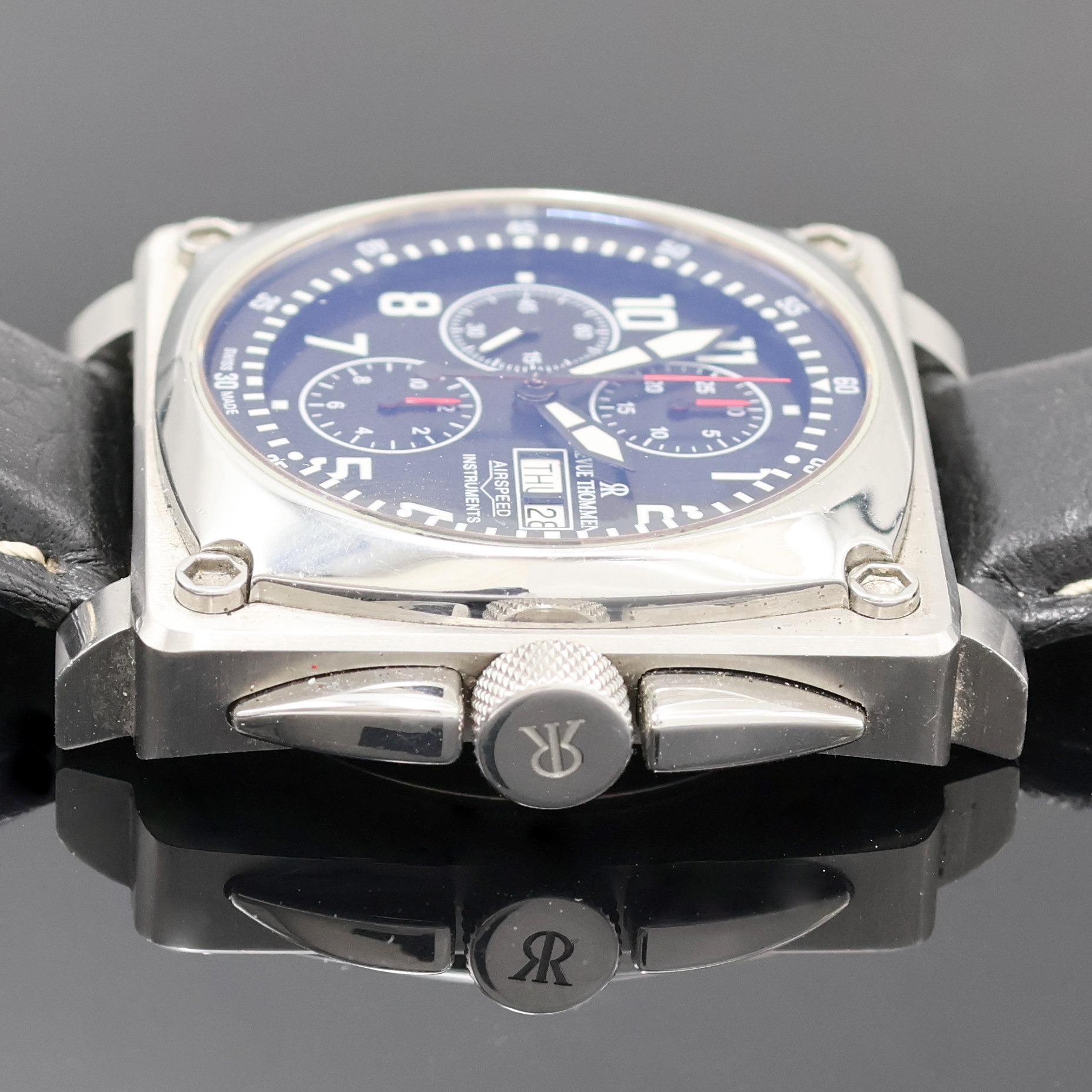 Detail c: REVUE THOMMEN Airspeed Armbandchronograph Referenz 16700.6, Automatik, Schweiz um 2015, beids. vergl. Edelstahlgeh., Boden verschr., schwarzes ...