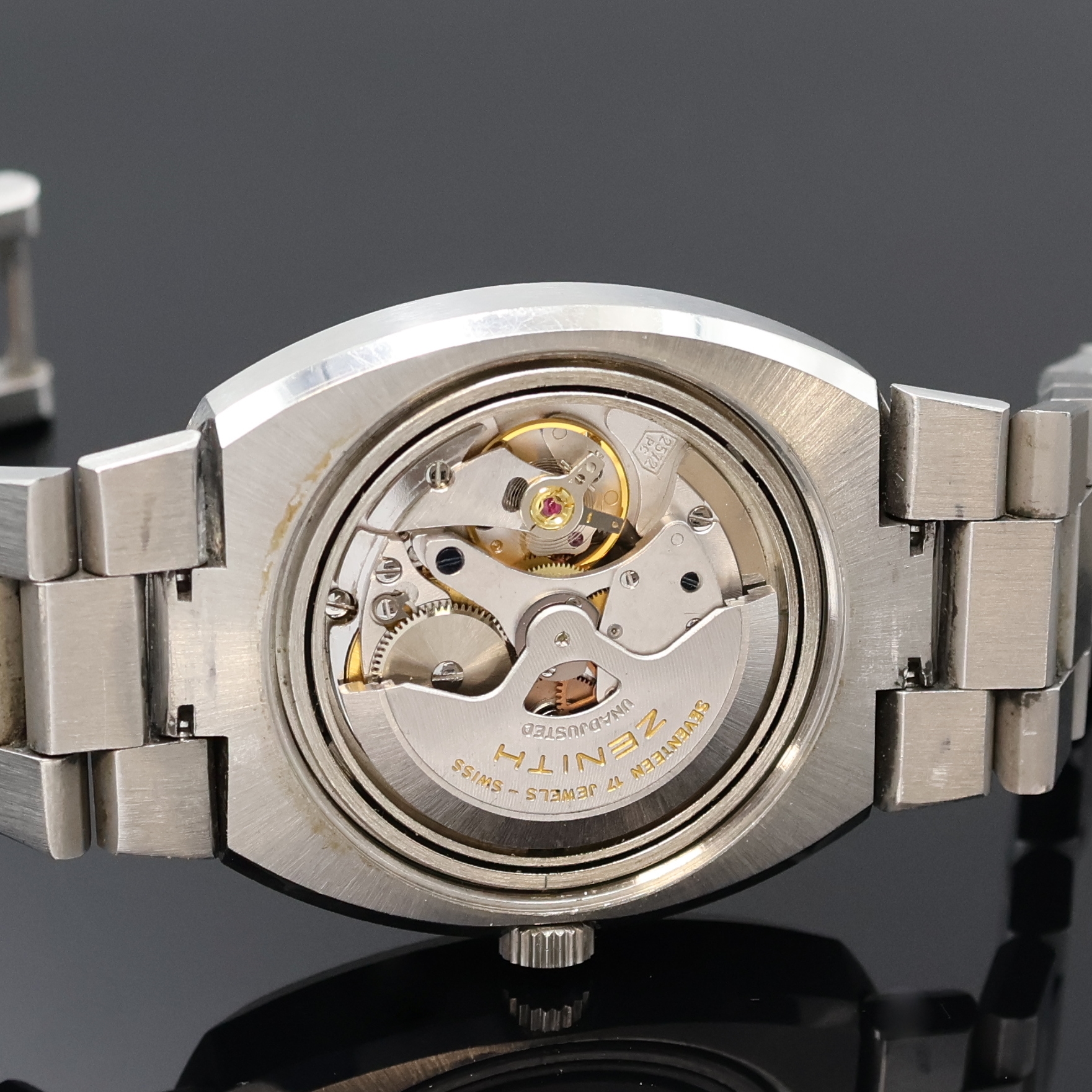 Detail f: ZENITH Herrenarmbanduhr Modell Defy Referenz 01-0020-380, Schweiz um 1974, Automatik, Edelst. inkl. orig. Edelstahlband, Boden geschr., Zentralsek., ...