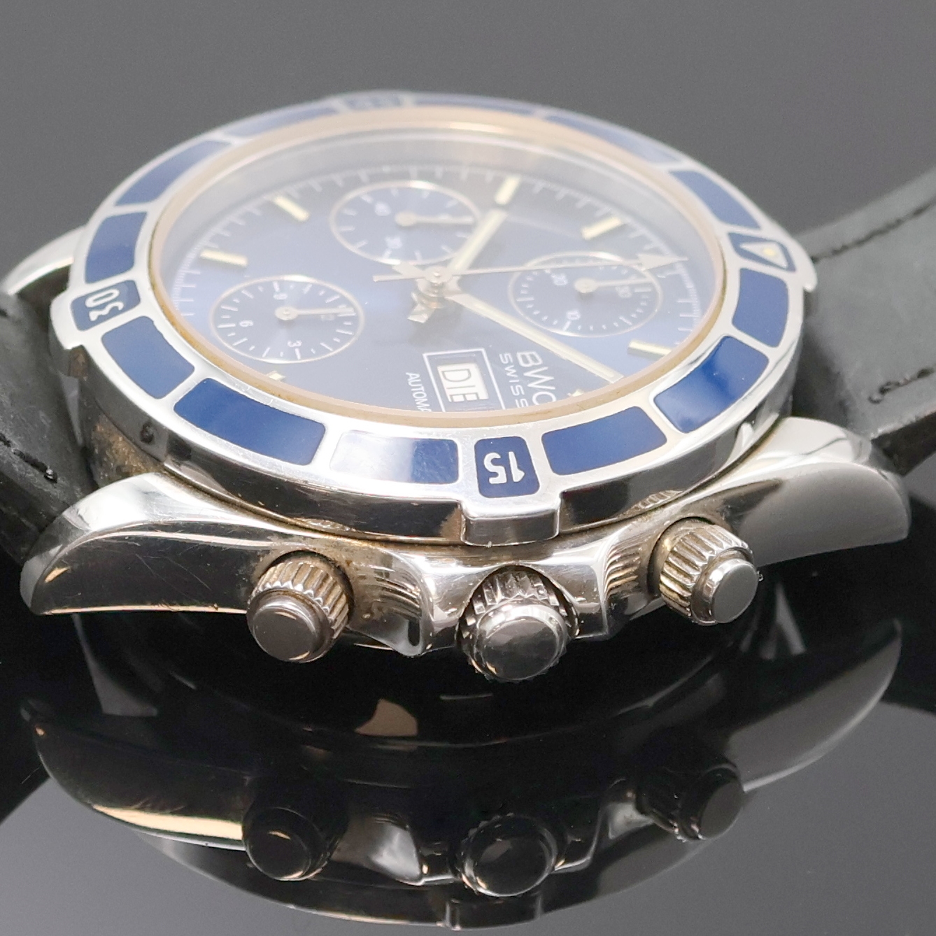 Detail b: BWC Armbandchronograph, Automatik, Schweiz um 2002, Edelstahlgeh., Boden, Krone und Drücker verschr., Lün. eins. rast. drehbar, Saphirflachglas, ...