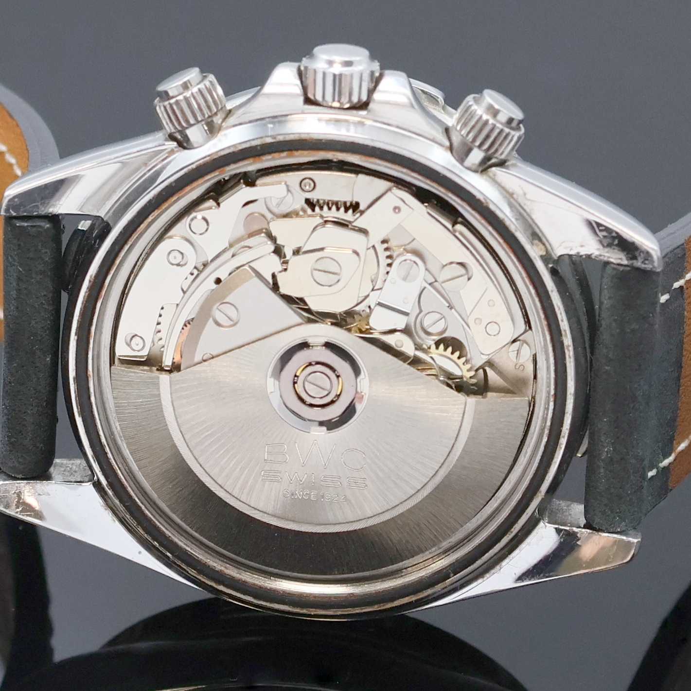 Detail d: BWC Armbandchronograph, Automatik, Schweiz um 2002, Edelstahlgeh., Boden, Krone und Drücker verschr., Lün. eins. rast. drehbar, Saphirflachglas, ...