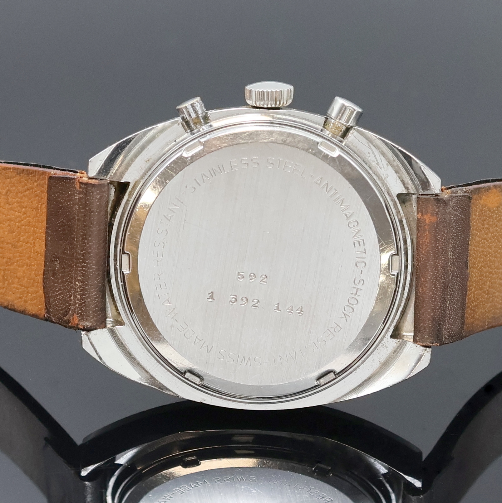 Detail c: BREITLING Armbandchronograph in Stahl, Handaufzug, Schweiz um 1970, tonneauförmiges Edelstahlgeh., Boden verschr., silb. Zifferbl. m. aufgel. ...