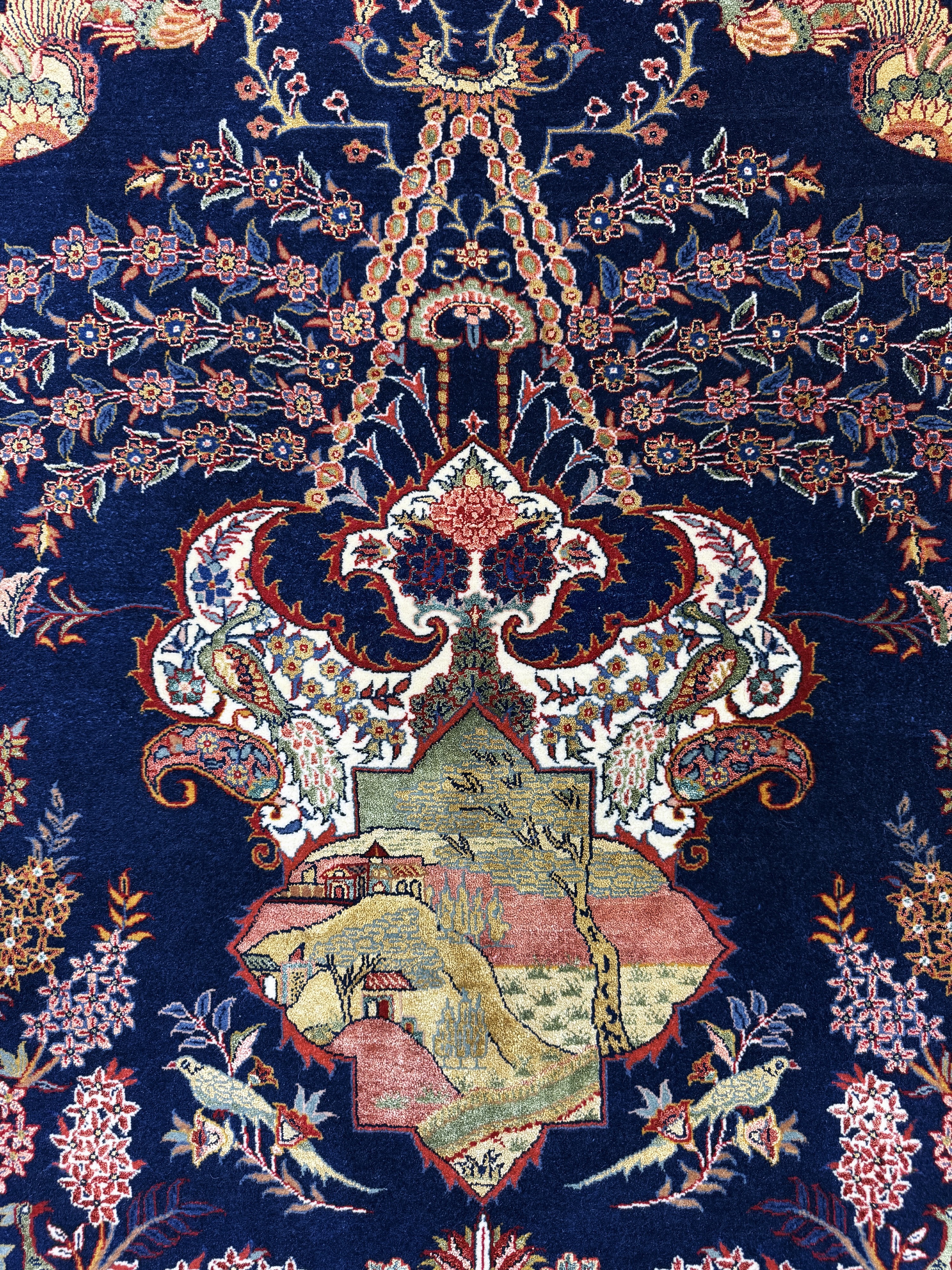 Detail c: Keschan fein, China, Mitte 20.Jhd, Korkwolle mit und auf Seide, ca. 200 x 143 cm,EHZ:(nahezu neuwertig)