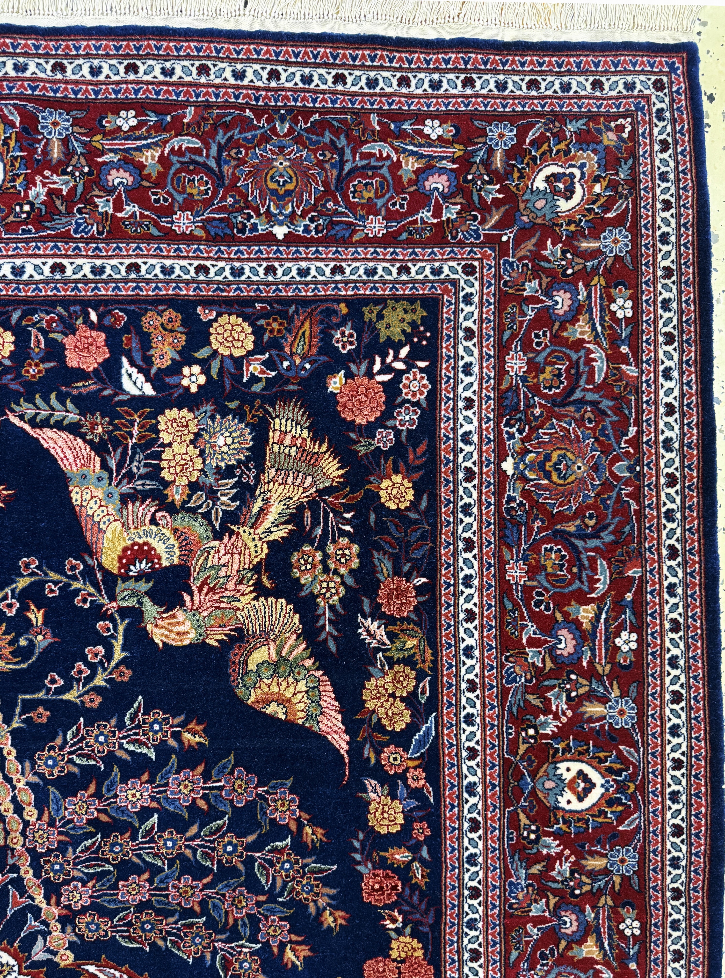 Detail e: Keschan fein, China, Mitte 20.Jhd, Korkwolle mit und auf Seide, ca. 200 x 143 cm,EHZ:(nahezu neuwertig)