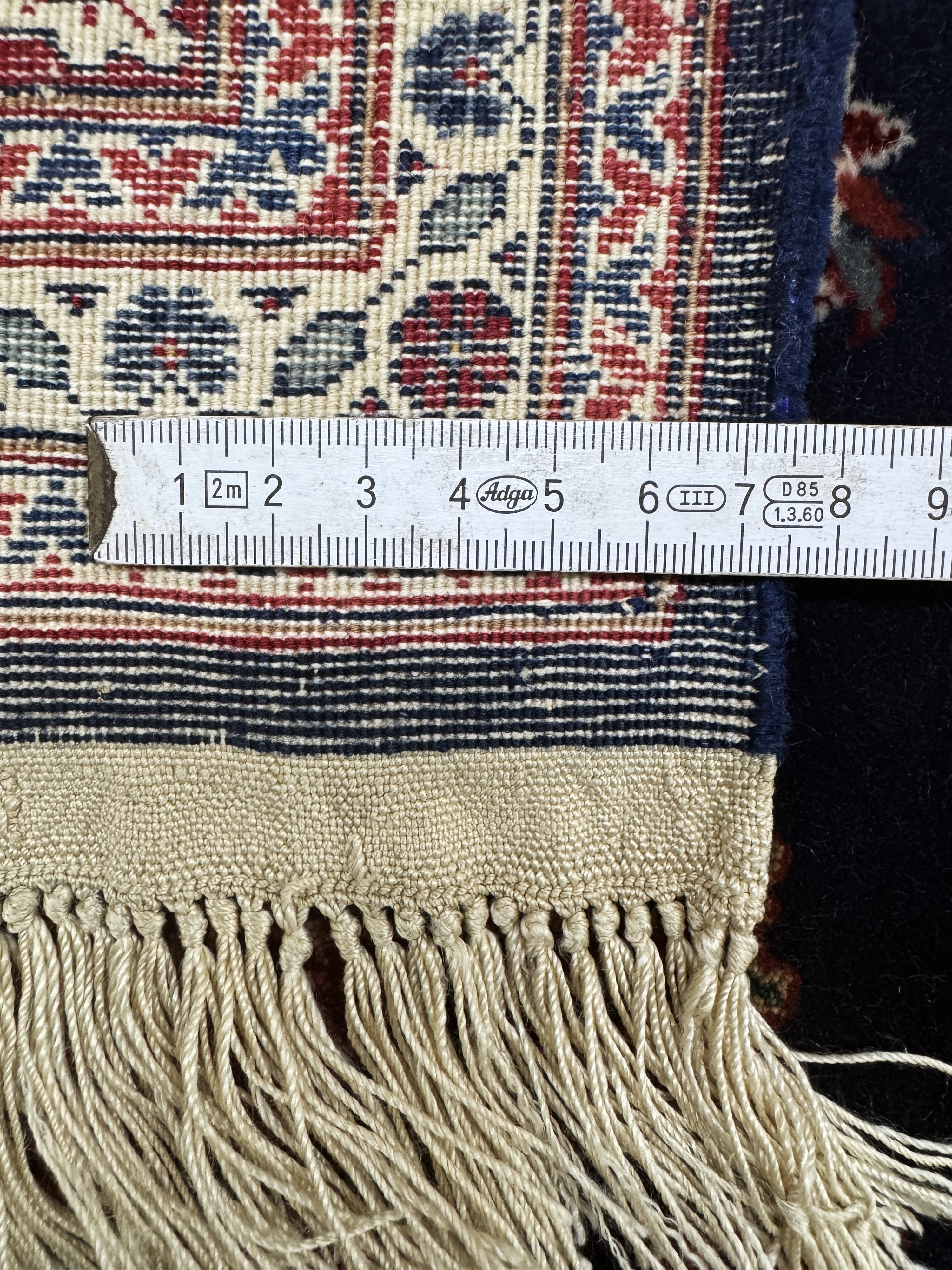 Detail g: Keschan fein, China, Mitte 20.Jhd, Korkwolle mit und auf Seide, ca. 200 x 143 cm,EHZ:(nahezu neuwertig)