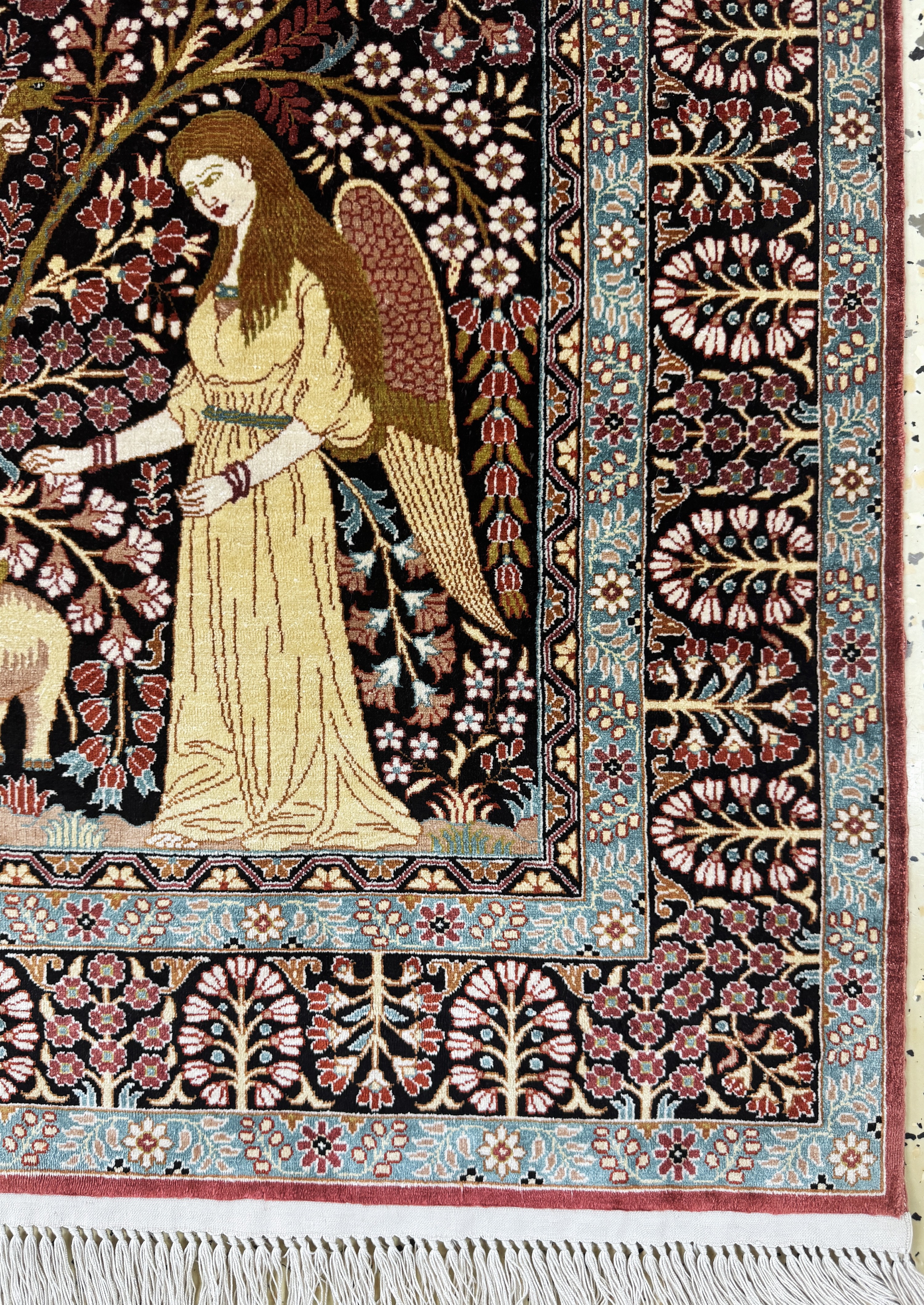 Detail b: Hereke Seide fein, China, Ende 20.Jhd, reine Naturseide, ca. 122 x 79 cm, ca. 1,0 Mio. Kn/qm, EHZ:(nahezu neuwertig)