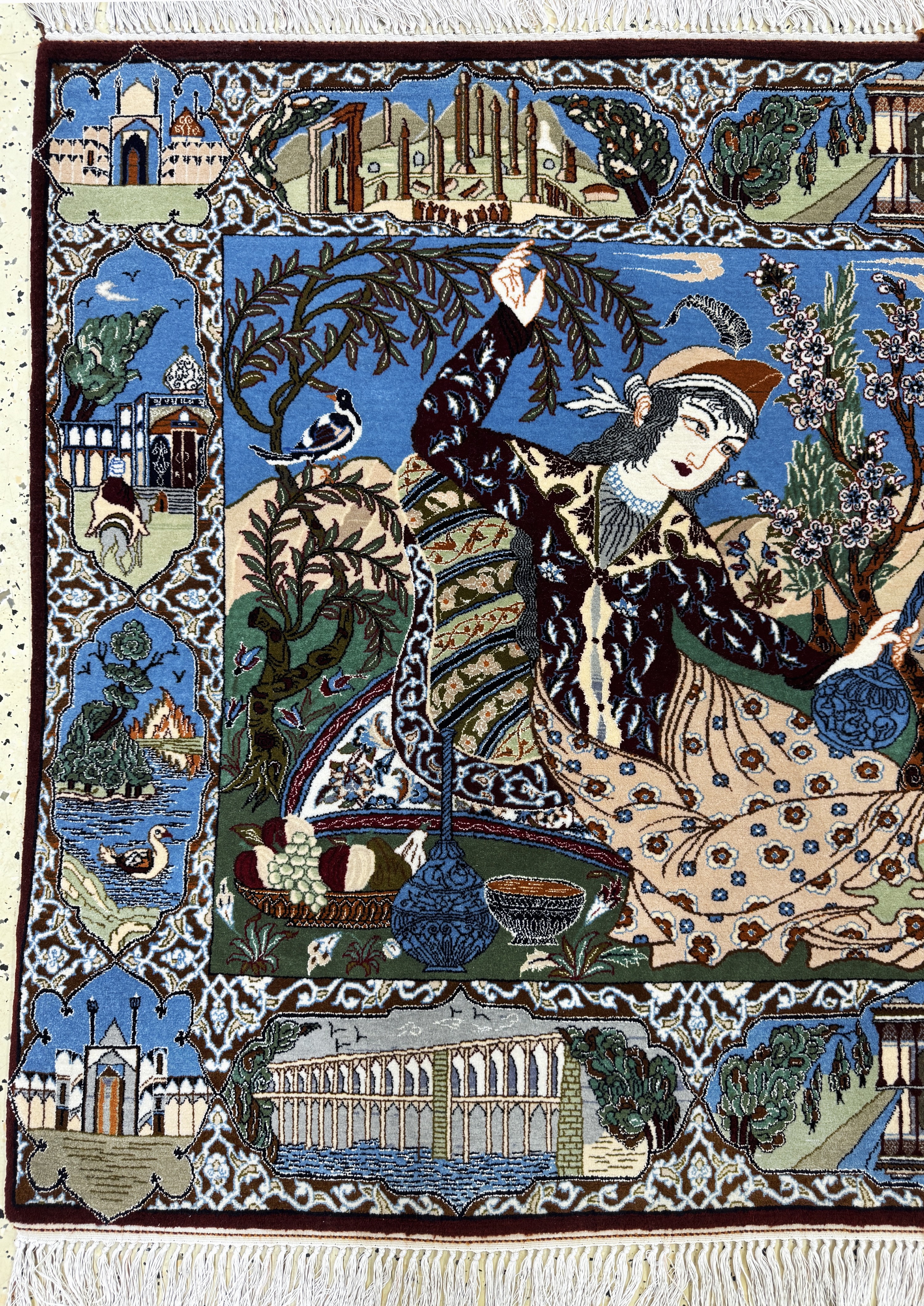 Detail b: Esfahan fein, Persien, Ende 20.Jhd, Korkwolle auf Seide, ca. 160 x 104 cm, EHZ:(nahezu neuwertig)