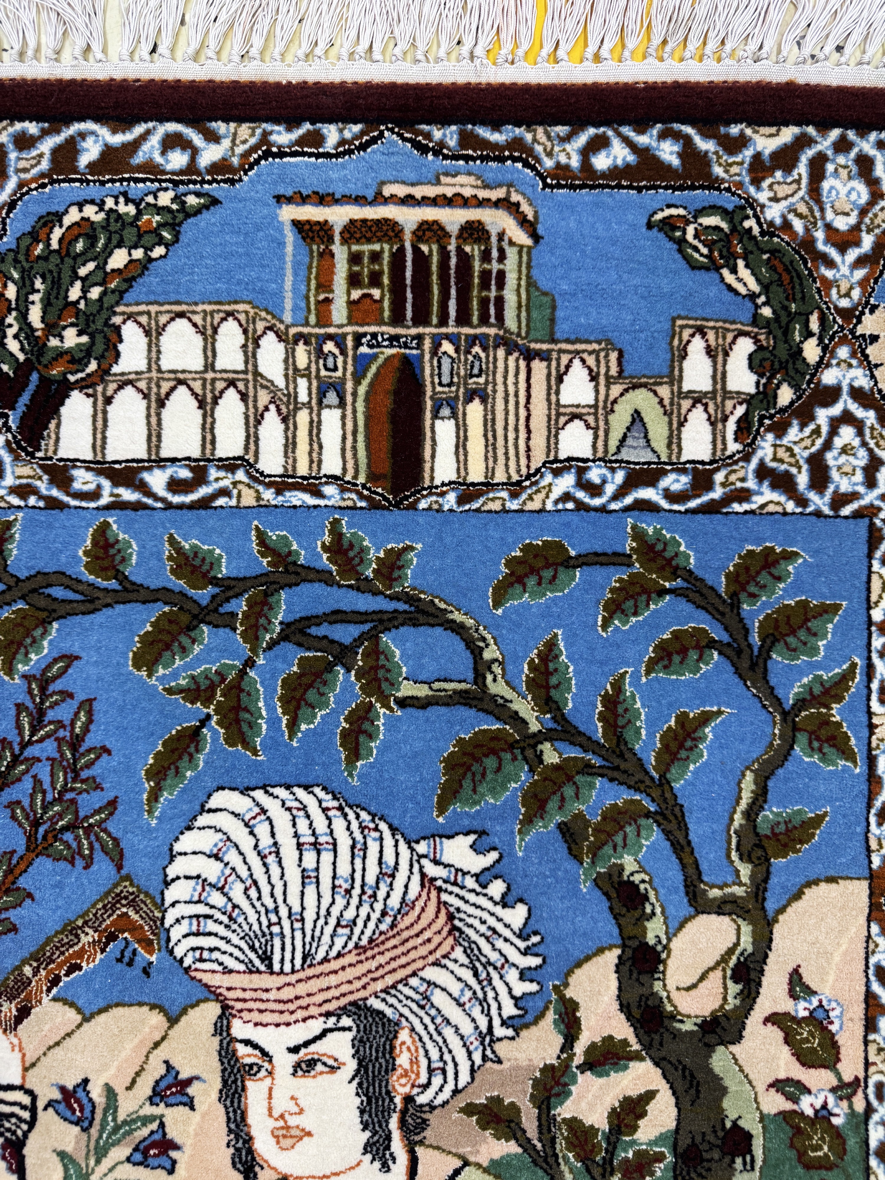Detail f: Esfahan fein, Persien, Ende 20.Jhd, Korkwolle auf Seide, ca. 160 x 104 cm, EHZ:(nahezu neuwertig)