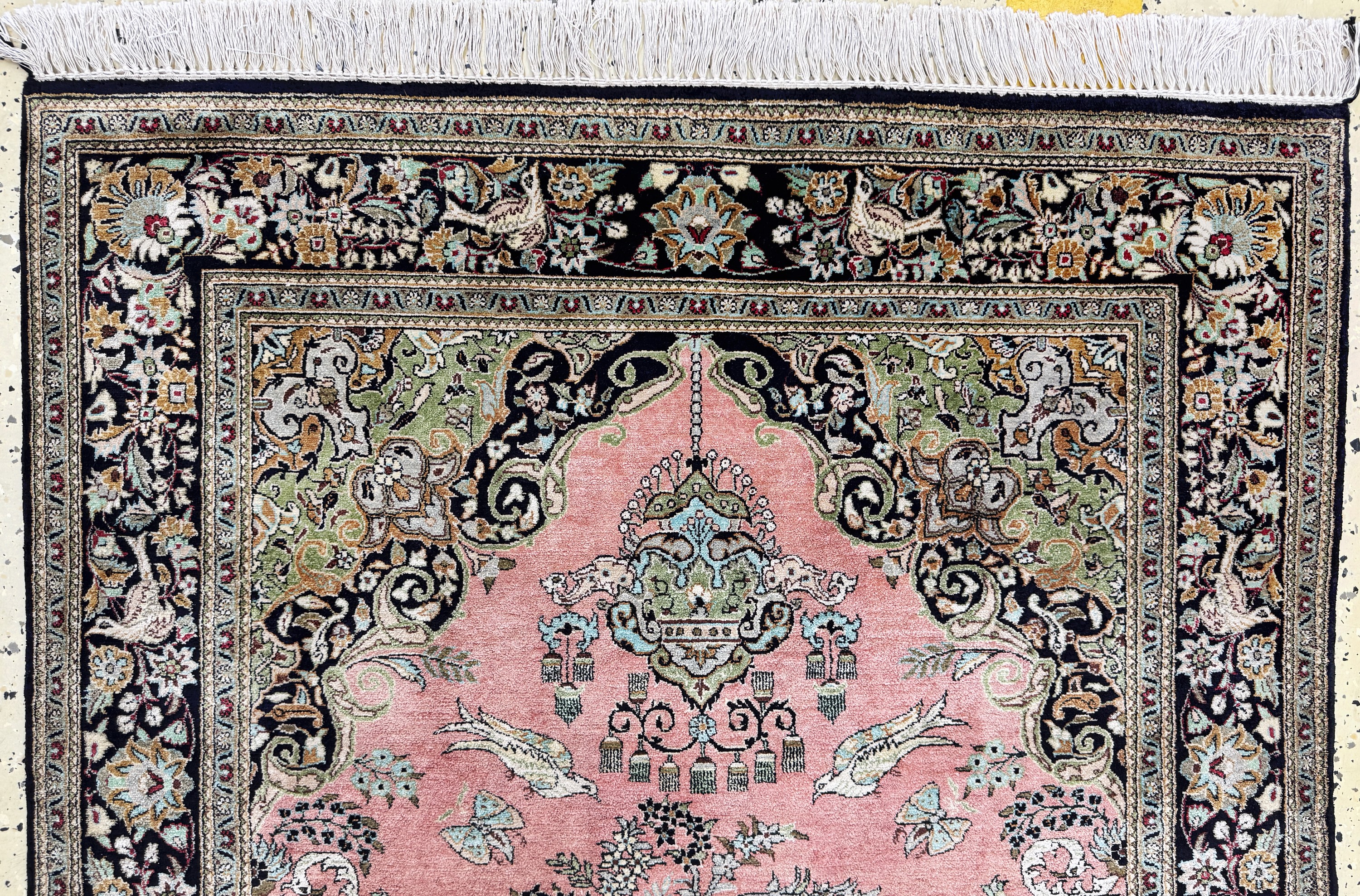 Detail a: Ghom Seide, Persien, Mitte 20.Jhd, reine Naturseide, ca. 165 x 107 cm, EHZ: 1-2