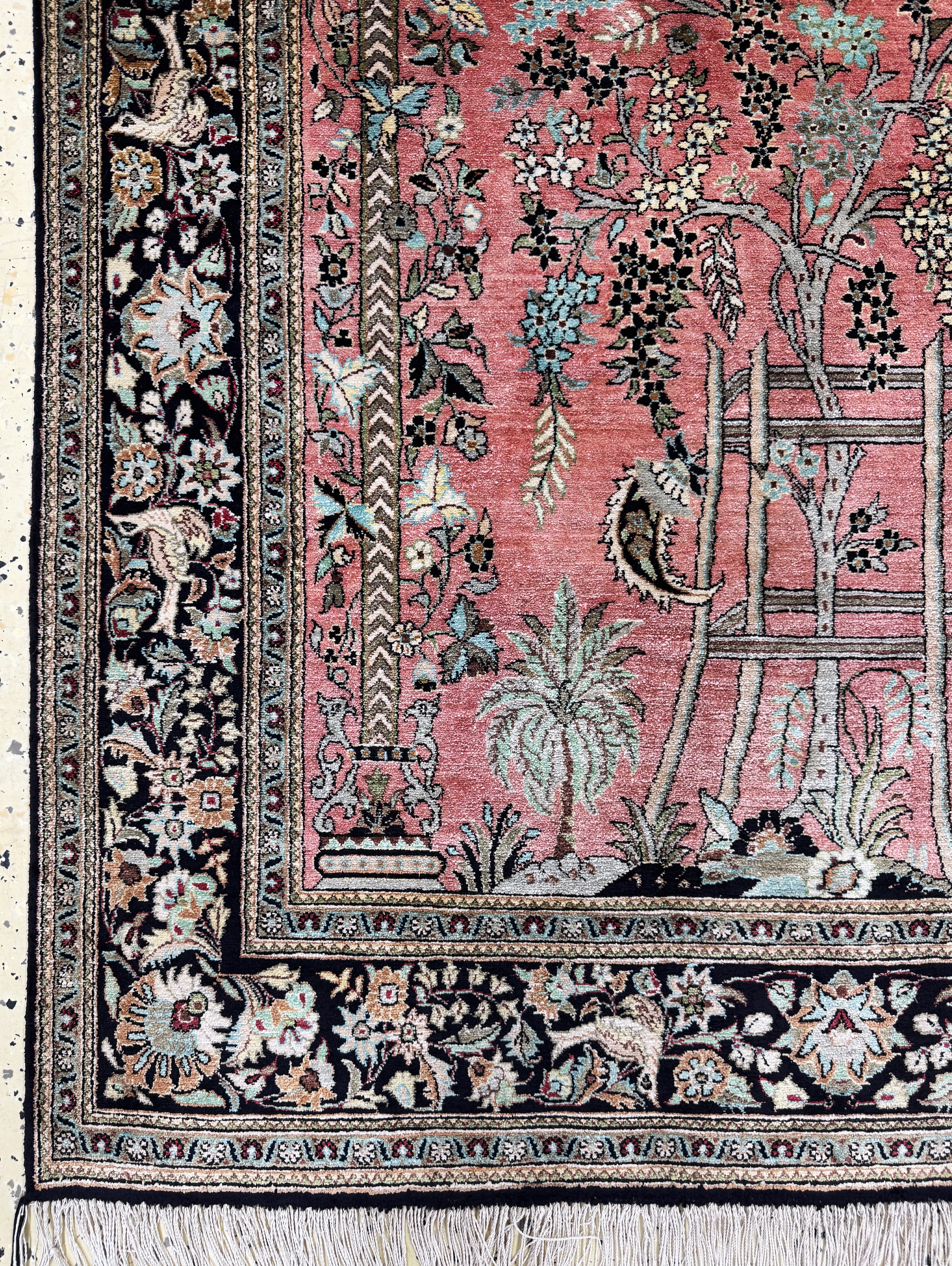 Detail c: Ghom Seide, Persien, Mitte 20.Jhd, reine Naturseide, ca. 165 x 107 cm, EHZ: 1-2